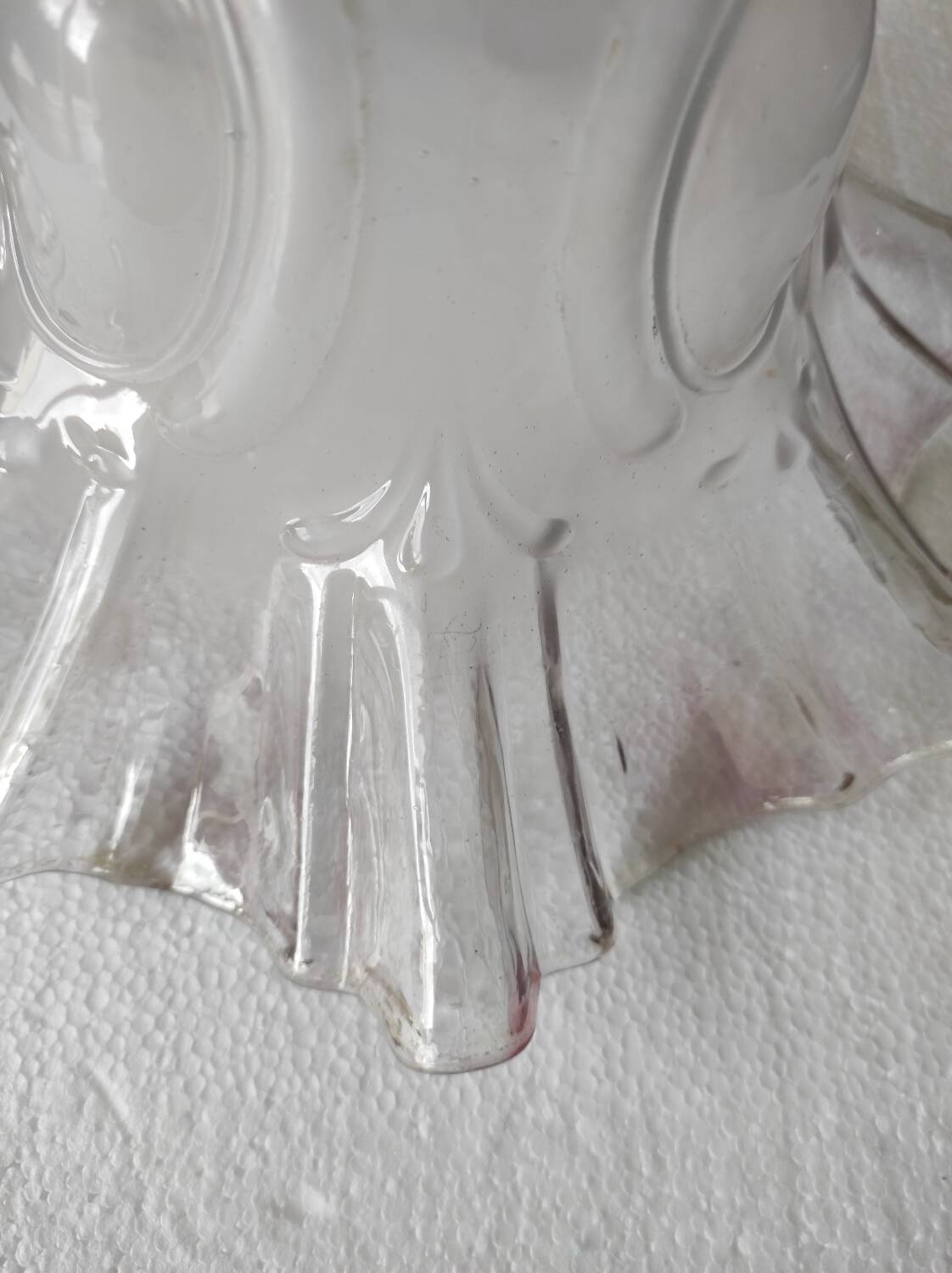 Abat-jour tulipe en verre transparent et translucide