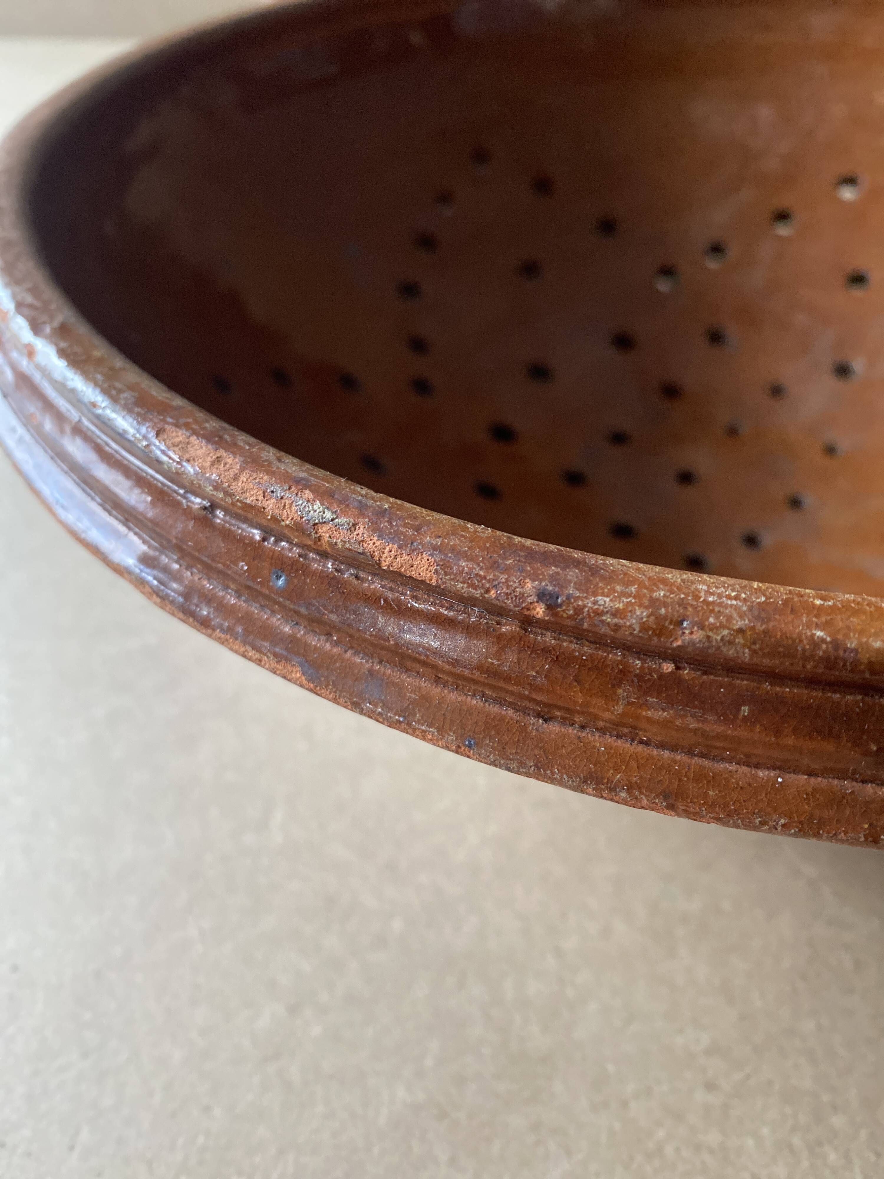 Glazed earthenware drainer