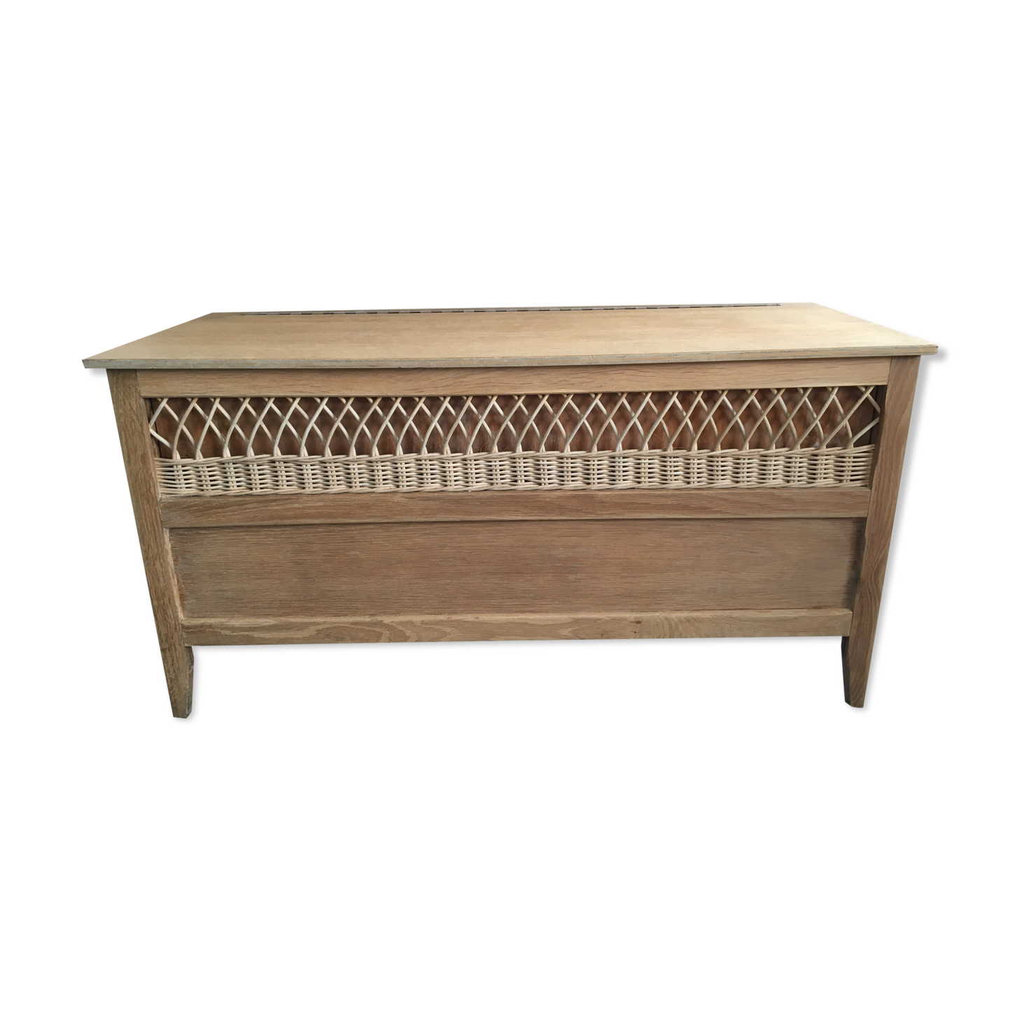 Coffre en bois et rotin