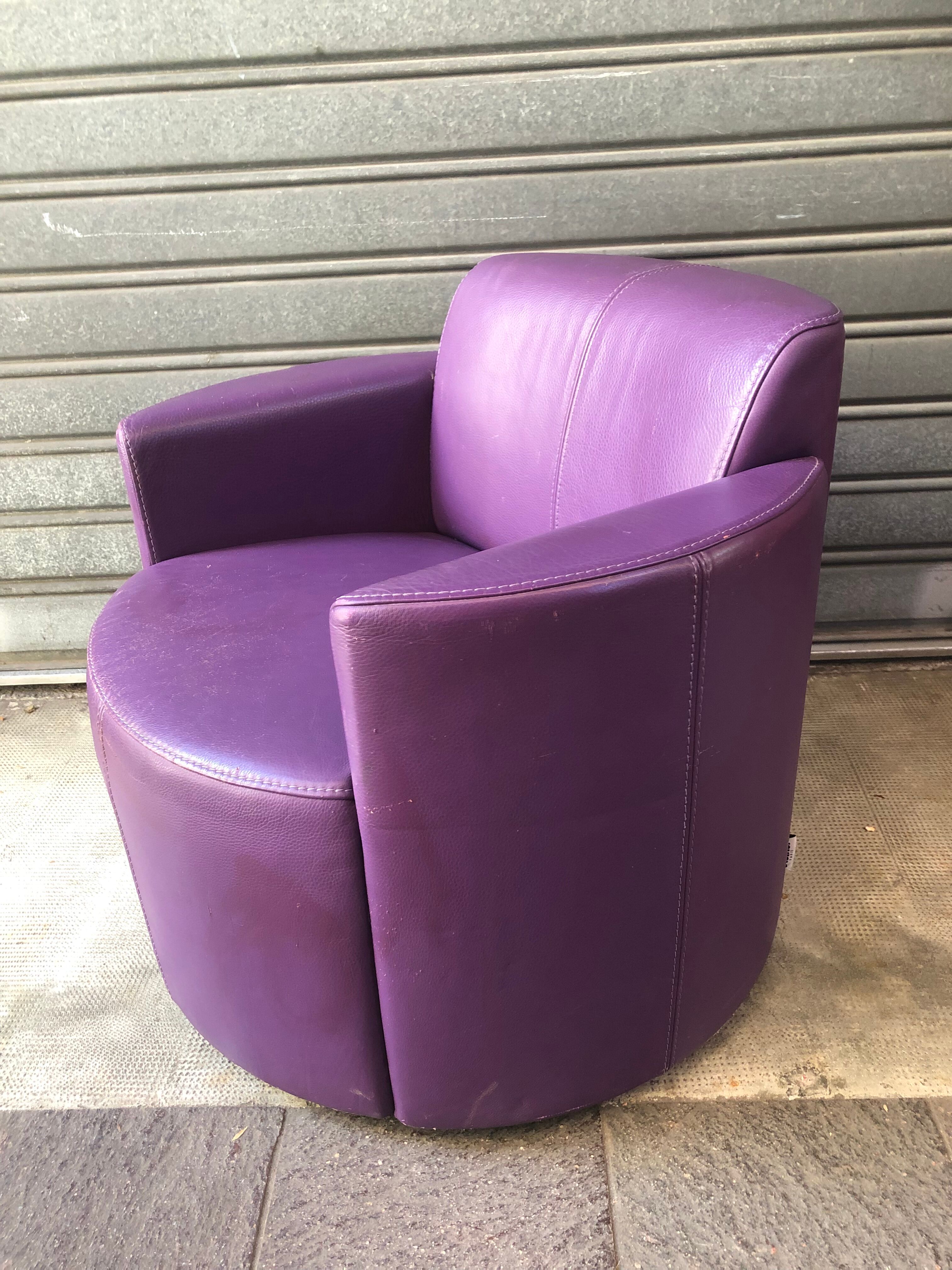 Steiner Bagatelle model armchair in purple leather