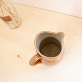 Pitcher in gres signed