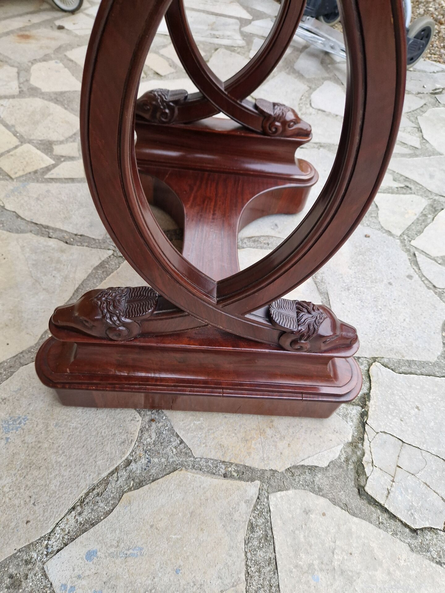 Table à Ouvrage d'époque Restauration En Acajou