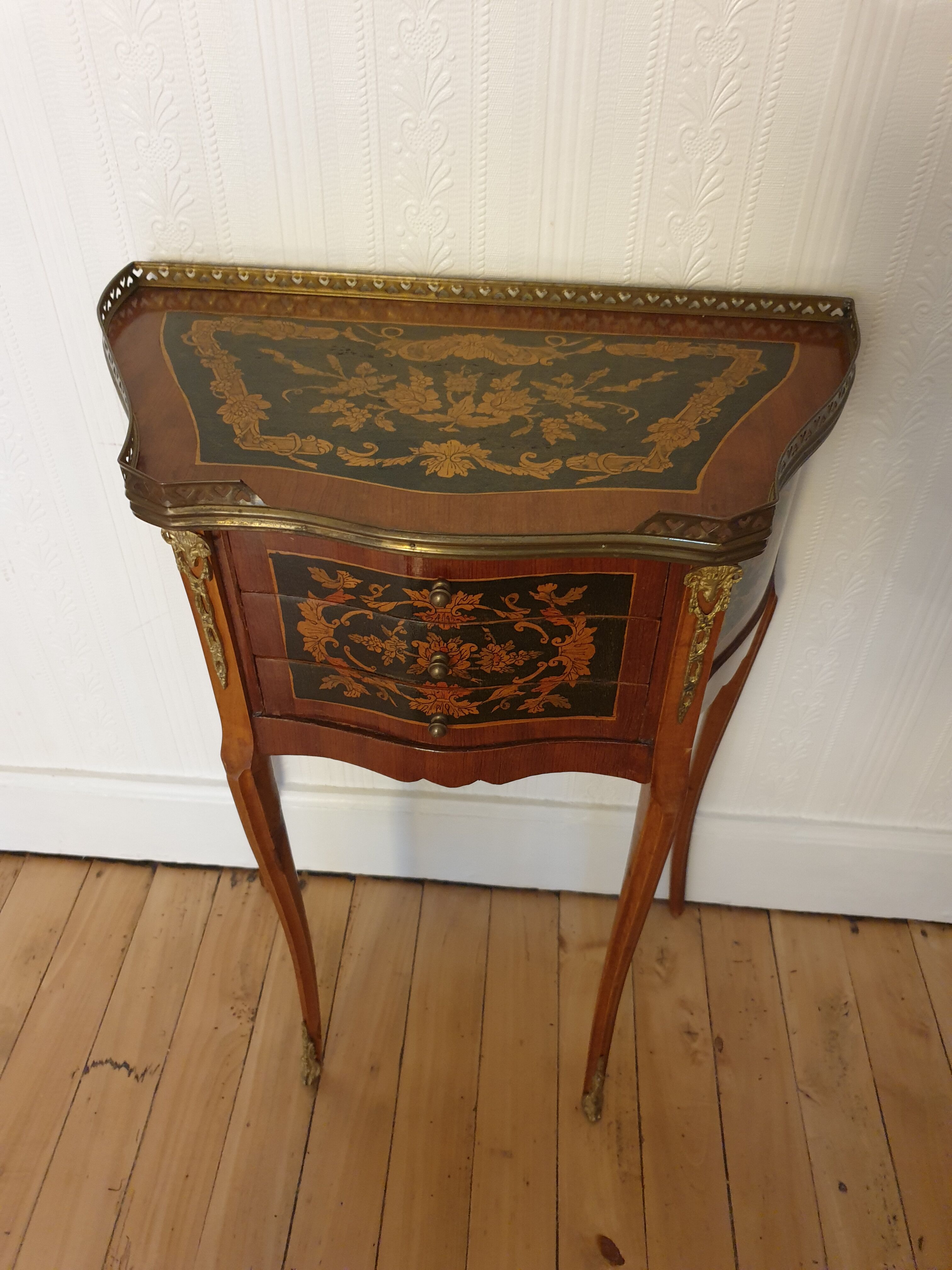 Chevet Louis XV de style Transition début XIXe