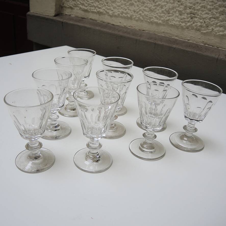 10 antique caton style crystal stemmed glasses h10 cm