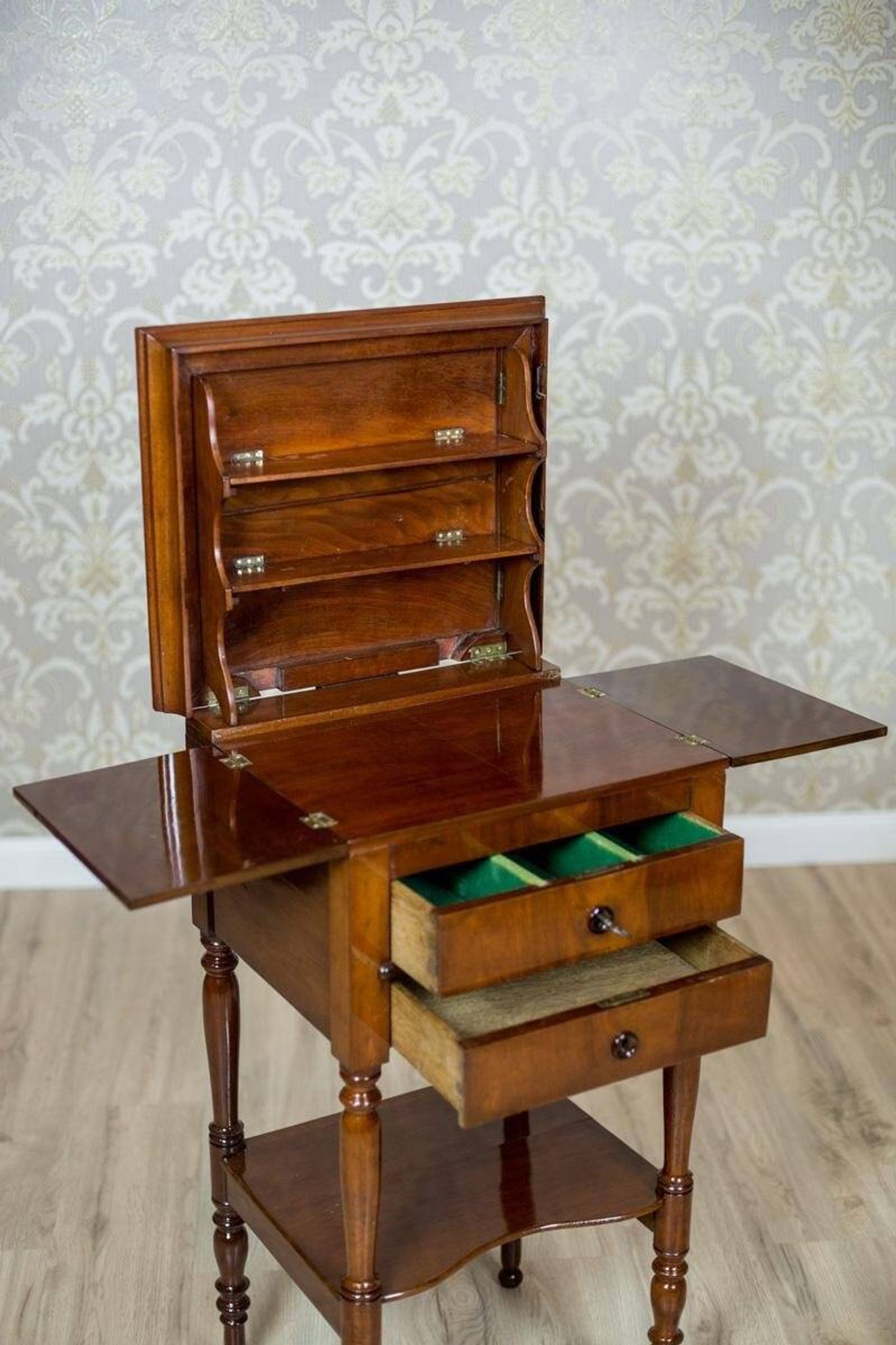 Antique Dressing Table in Brown Venered with Mahogany, 1860