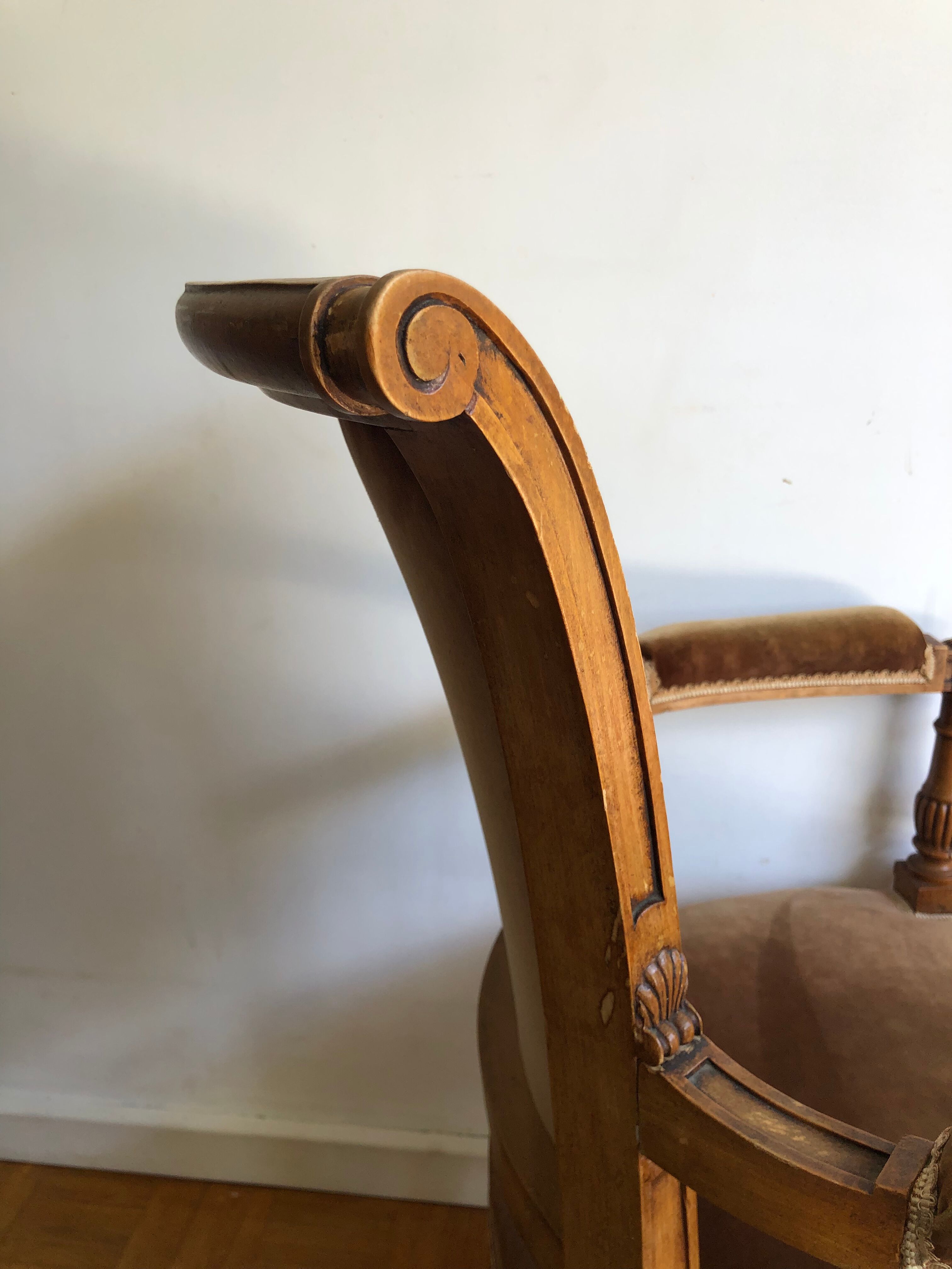 Fauteuil style directoire velours marron