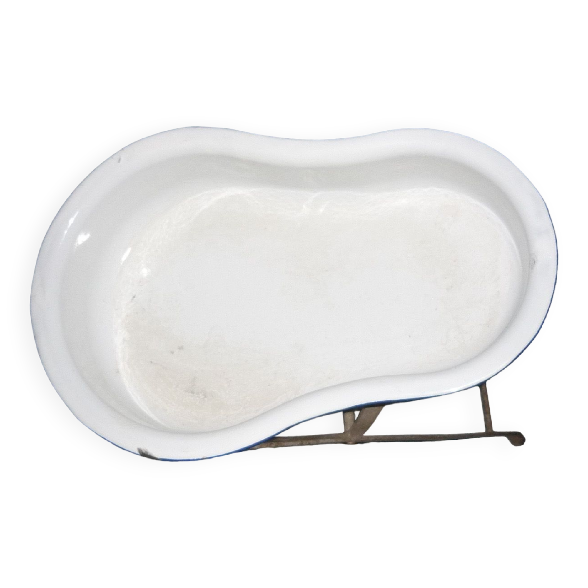 Enamelled bidet with folding support