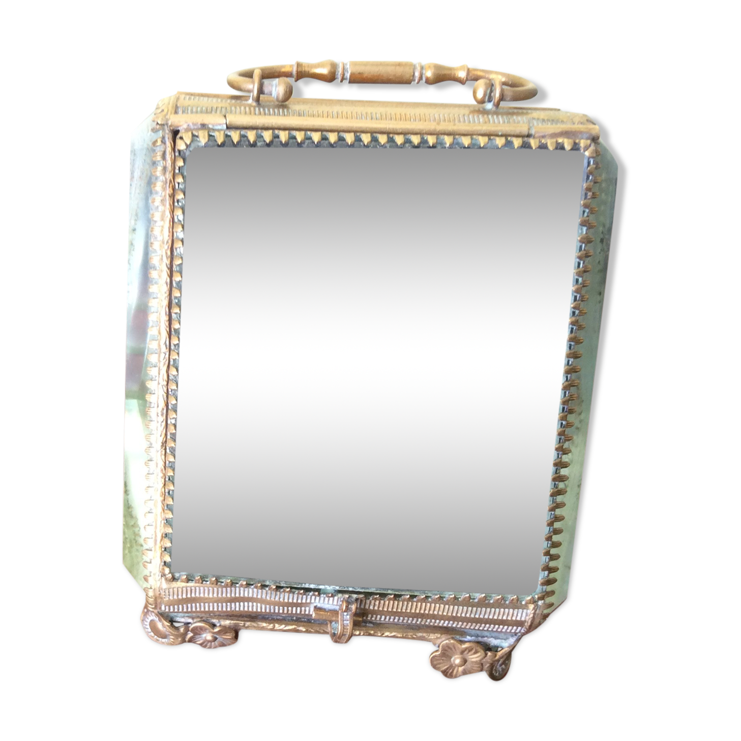 Small showcase for jewelry