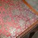 Table d'écriture vintage en bois dur avec dessus en verre brodé de soie