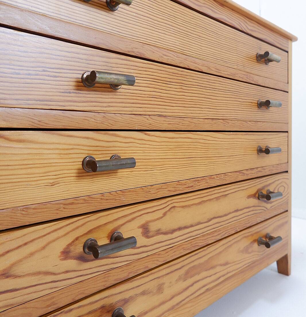 Vintage 5 Drawer Chest of Drawers with brass handles