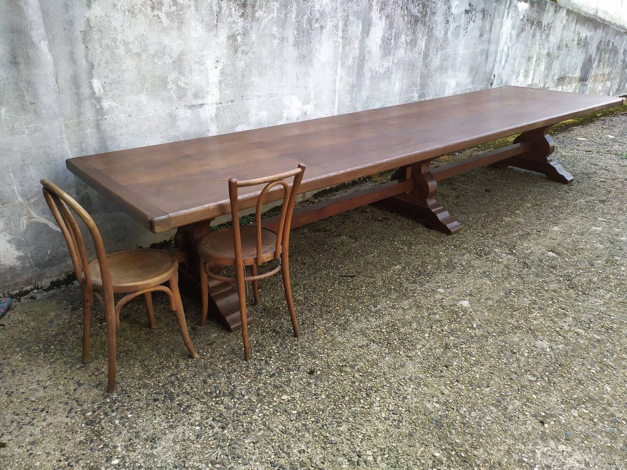 Table de conférence monastère chêne