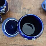 Tray set and its earthenware pots