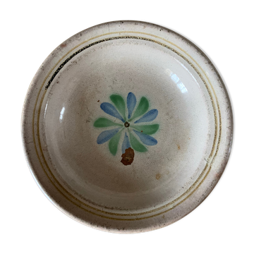 Flat in earthenware brown ass of forges the waters late 18th century at the beginning of the 19th century