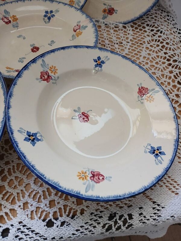 7 assiettes creuses Digoin et Sarreguemines