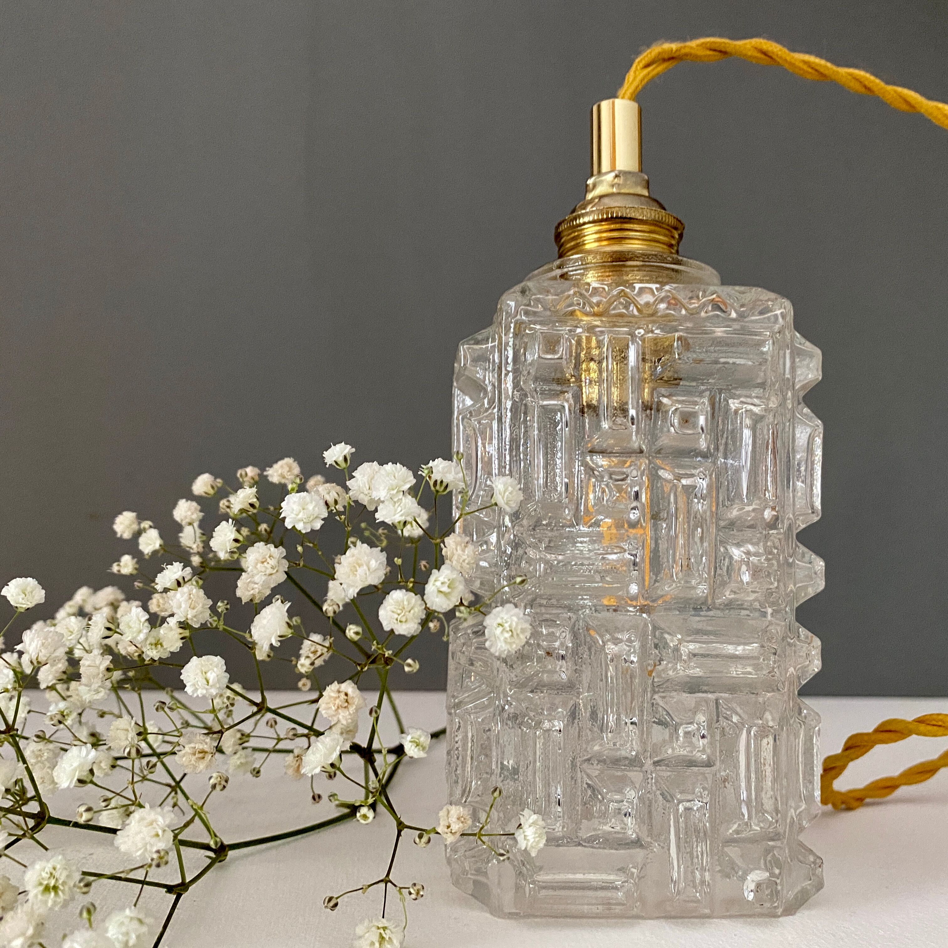 Vintage rectangular glass globe suspension