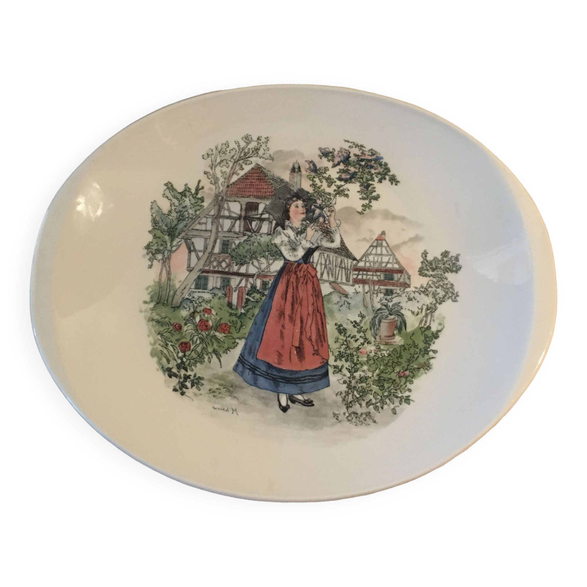 Sarreguemines porcelain dish Alsatian motif for decoration or collection