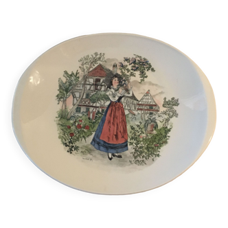 Plat en porcelaine de Sarreguemines motif alsacien pour déco ou collection