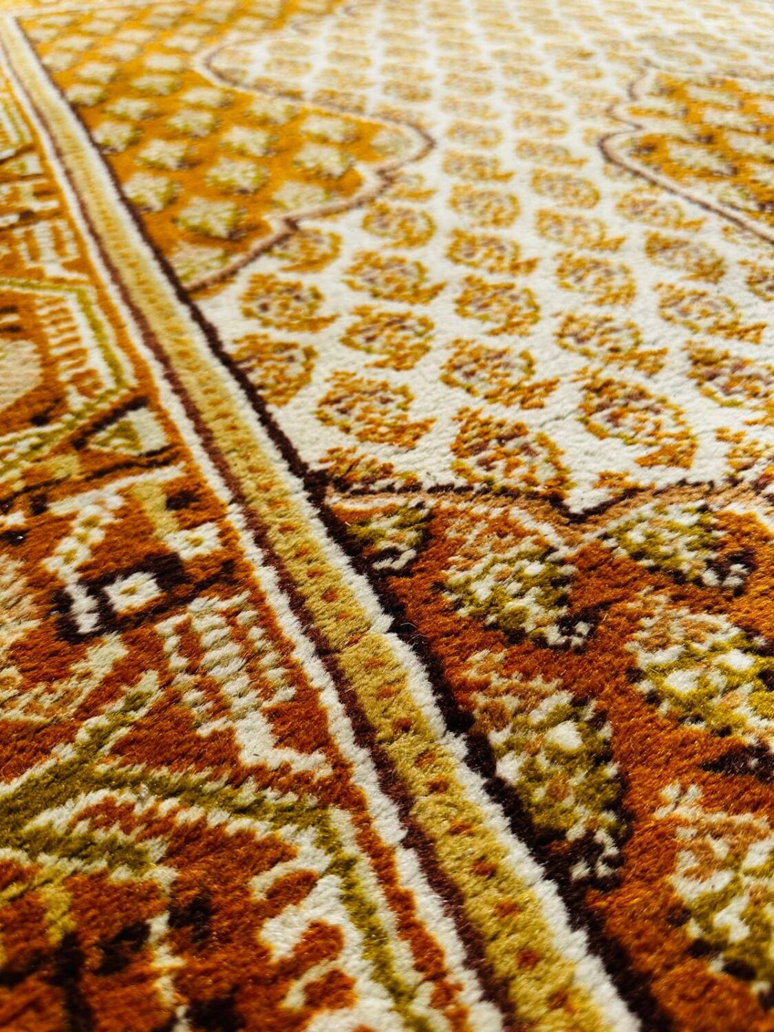 Tapis persan fait main