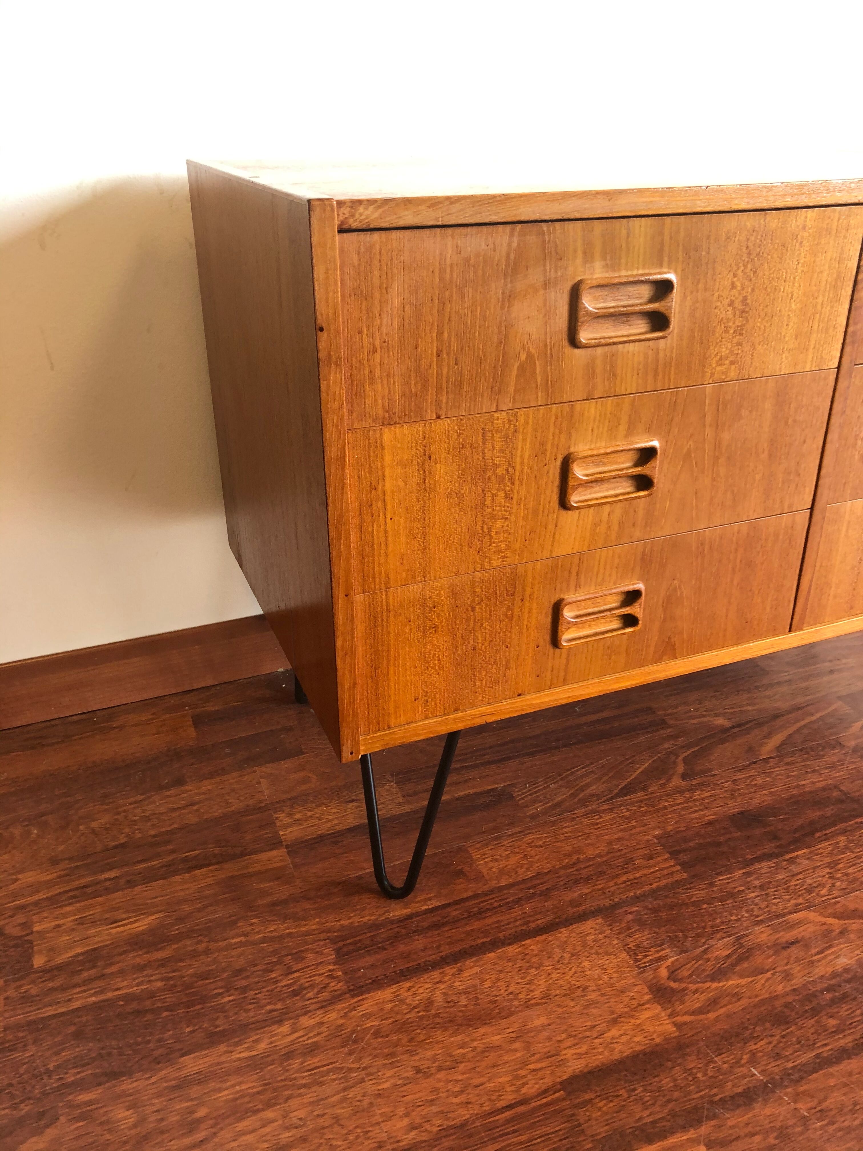 Small dresser / thread