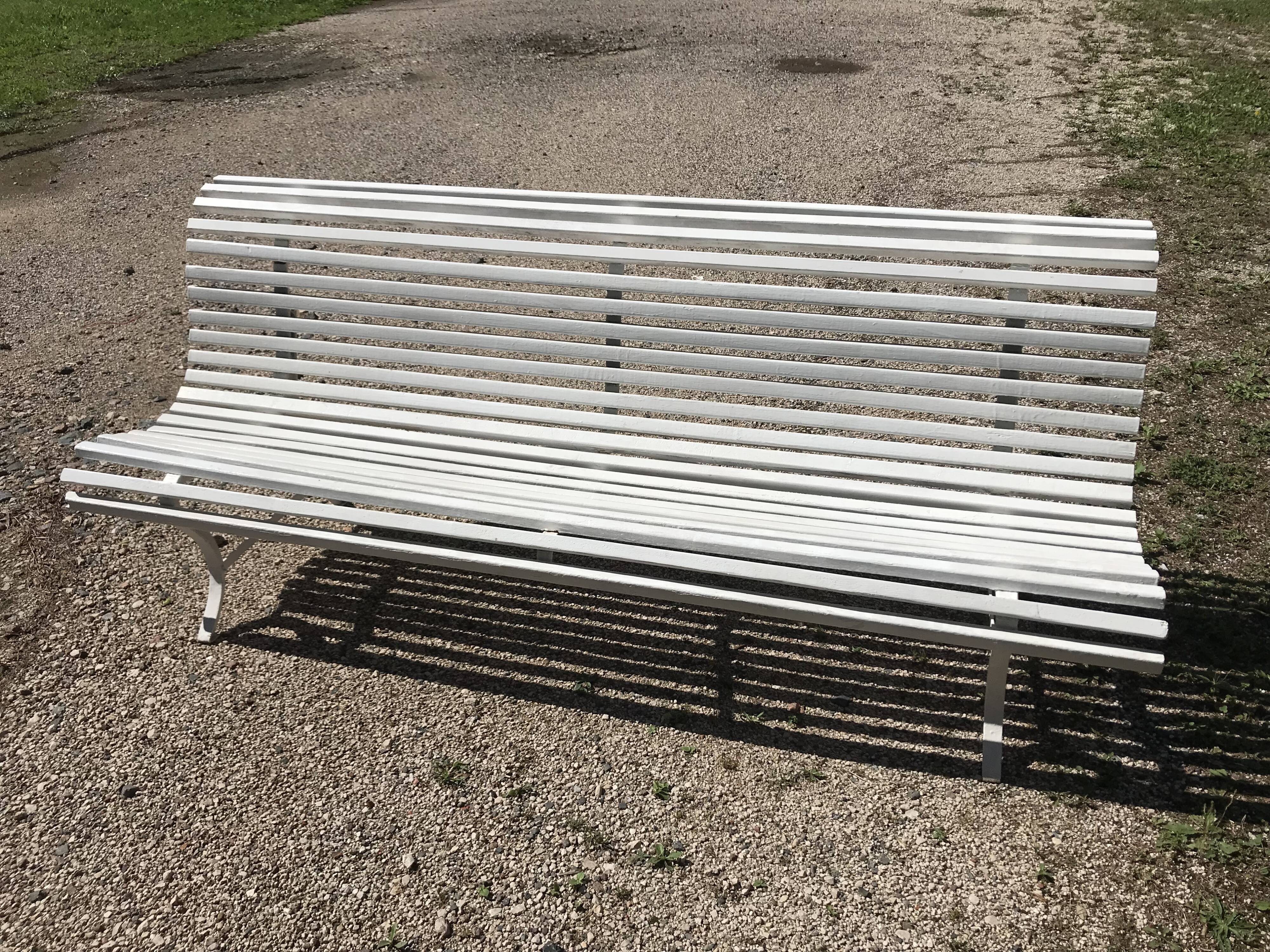 Banc de jardin blanc