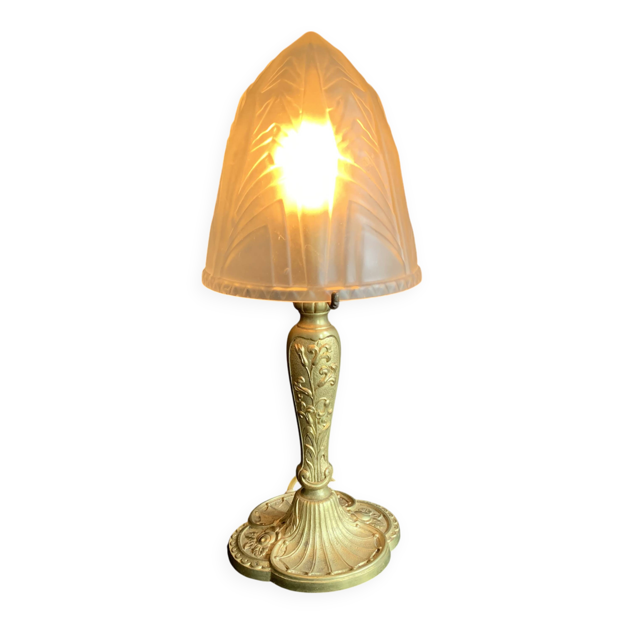 Lampe de table Art Nouveau en bronze doré et globe en verre pressé moulé