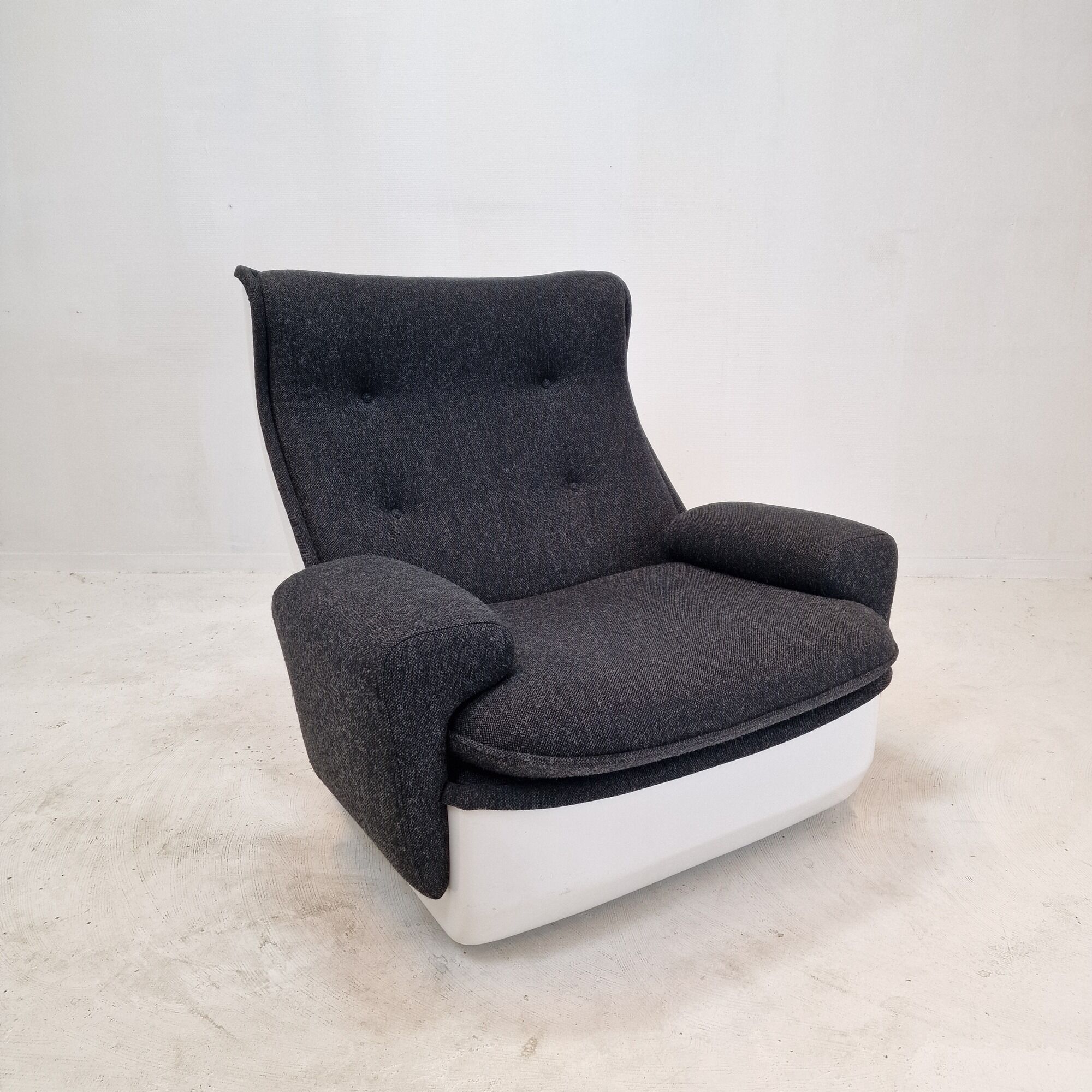 “Orchidée” Lounge Chair by Michel Cadestin for Airborne, France 1968