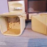 Condiment shelf