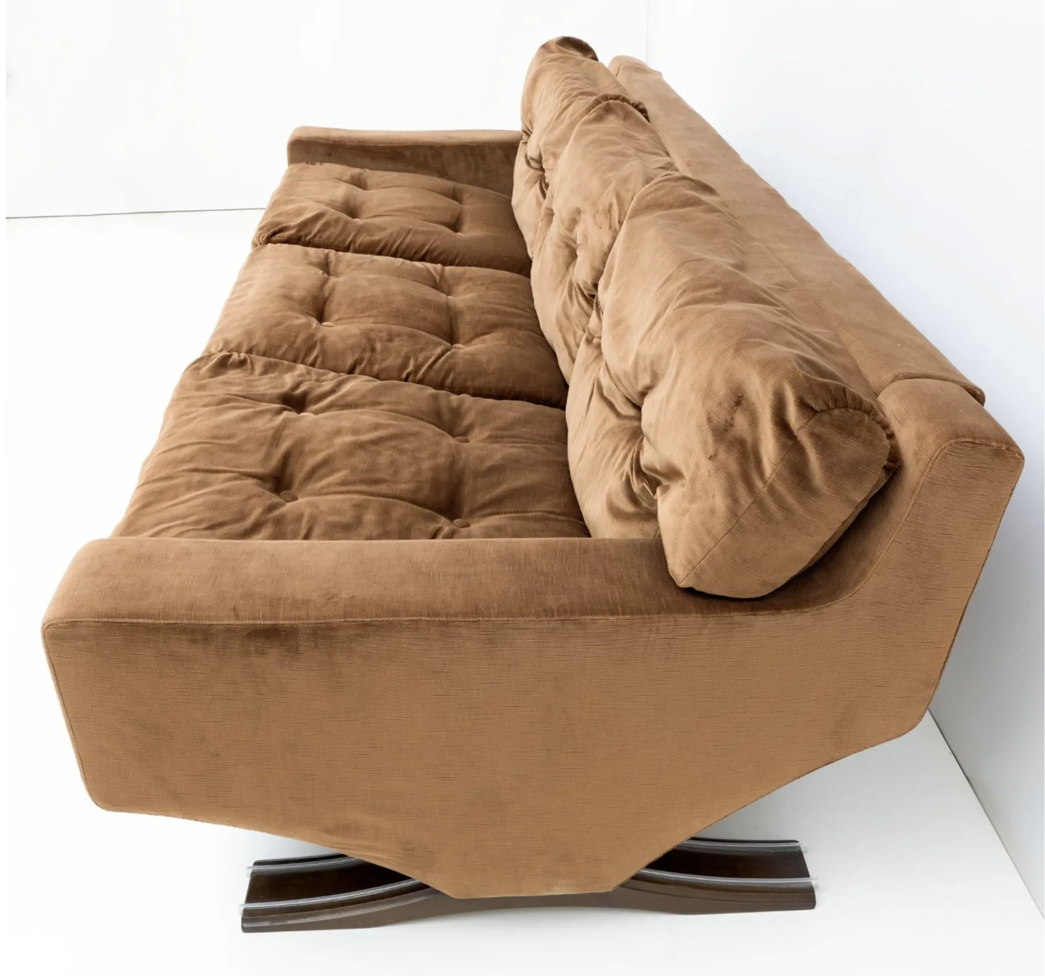 Three-seater vintage velvet sofa in brown designed by Franz Sartori 1965.