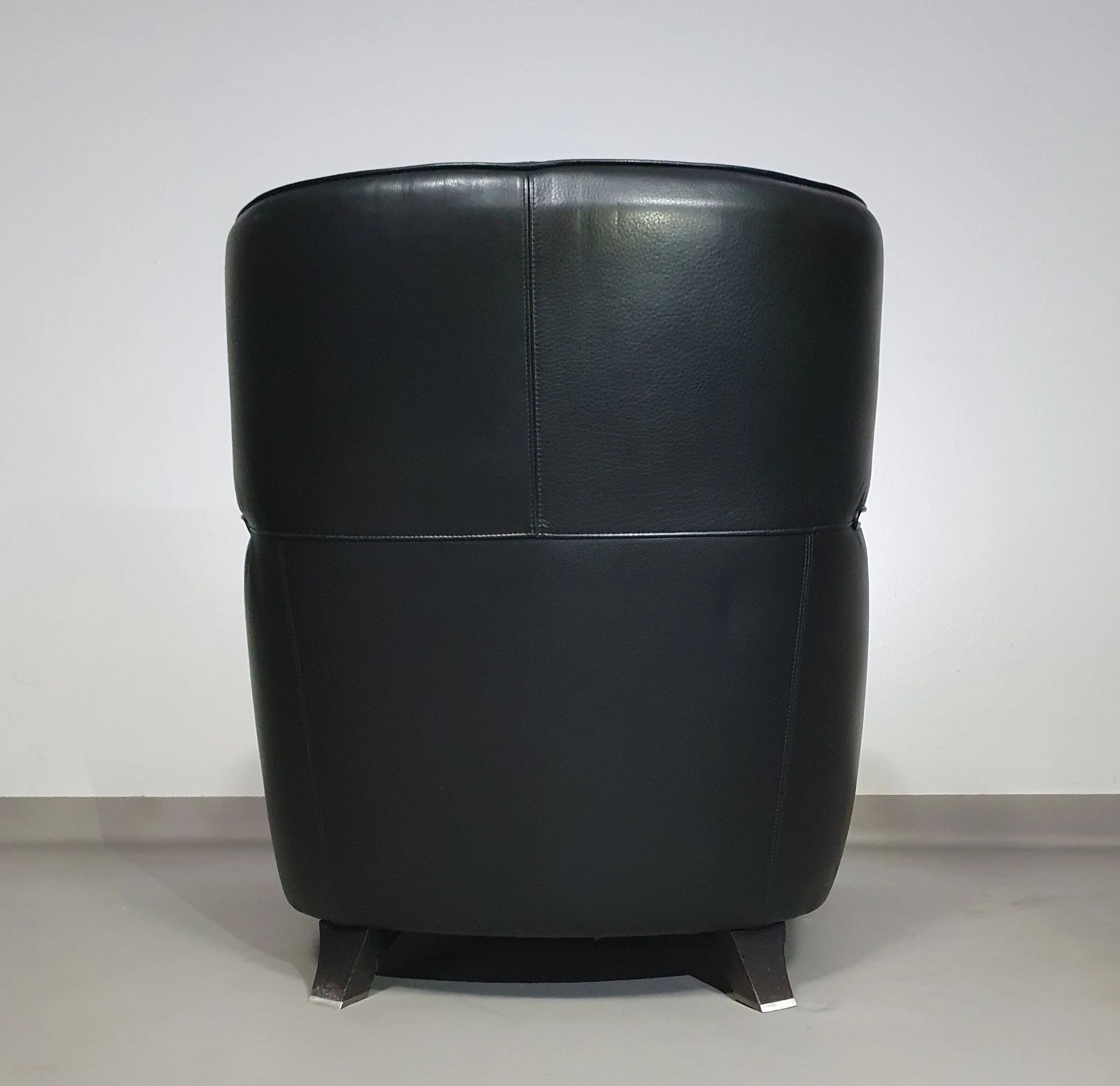 Amadeus Natuzzi lounge chair / black leather
