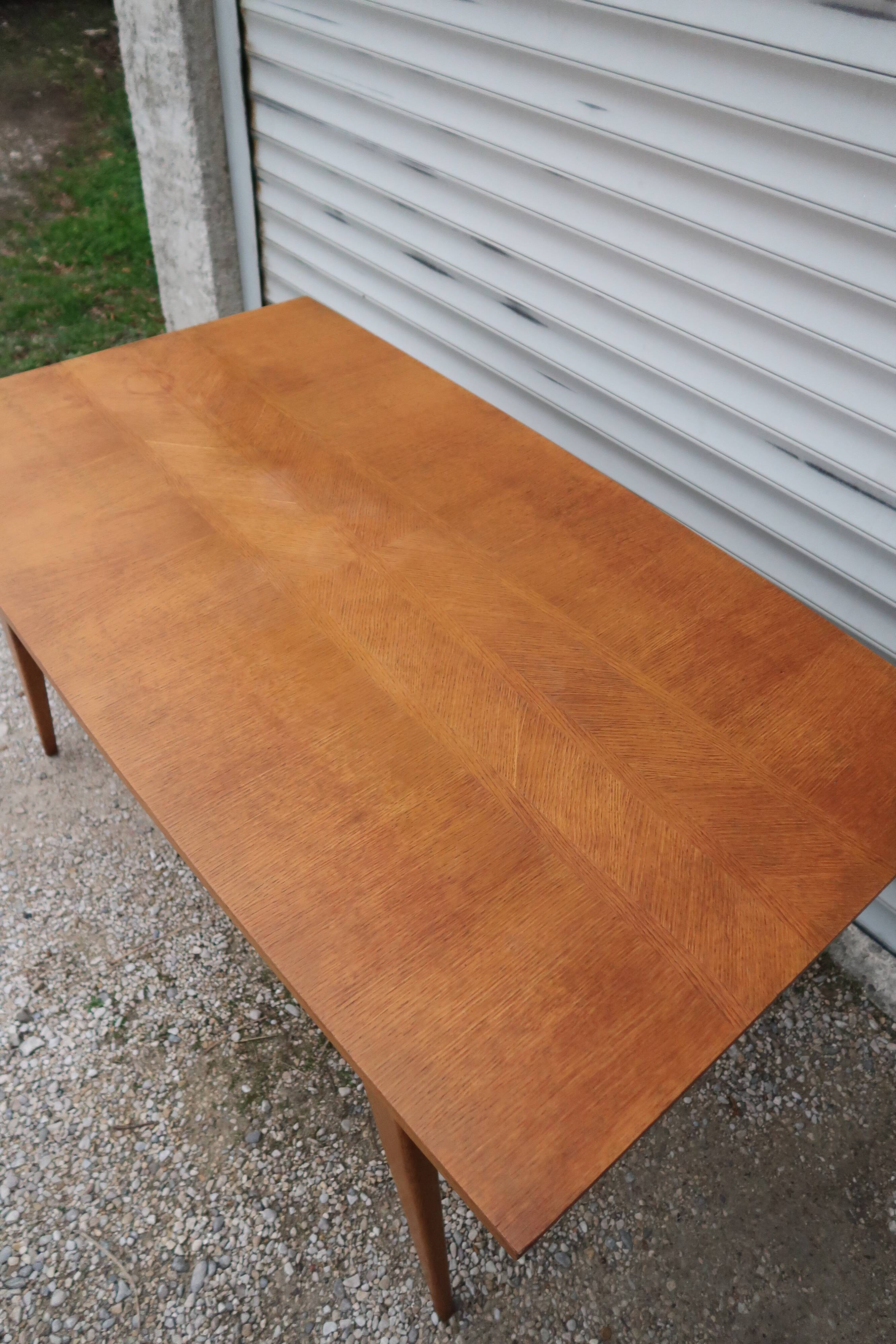 Scandinavian table compass feet