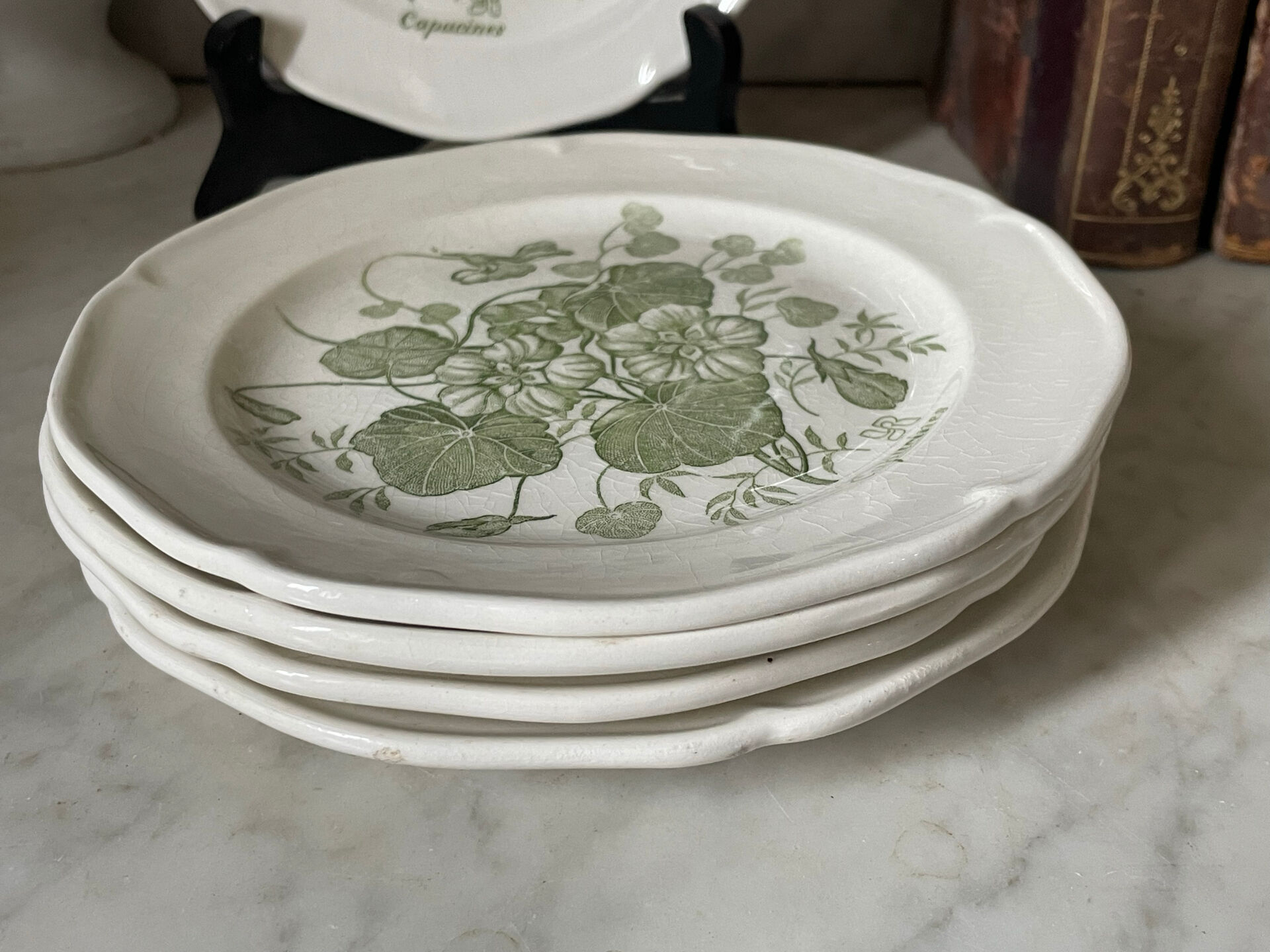 Five dessert plates "capucines" in Gien earthenware.