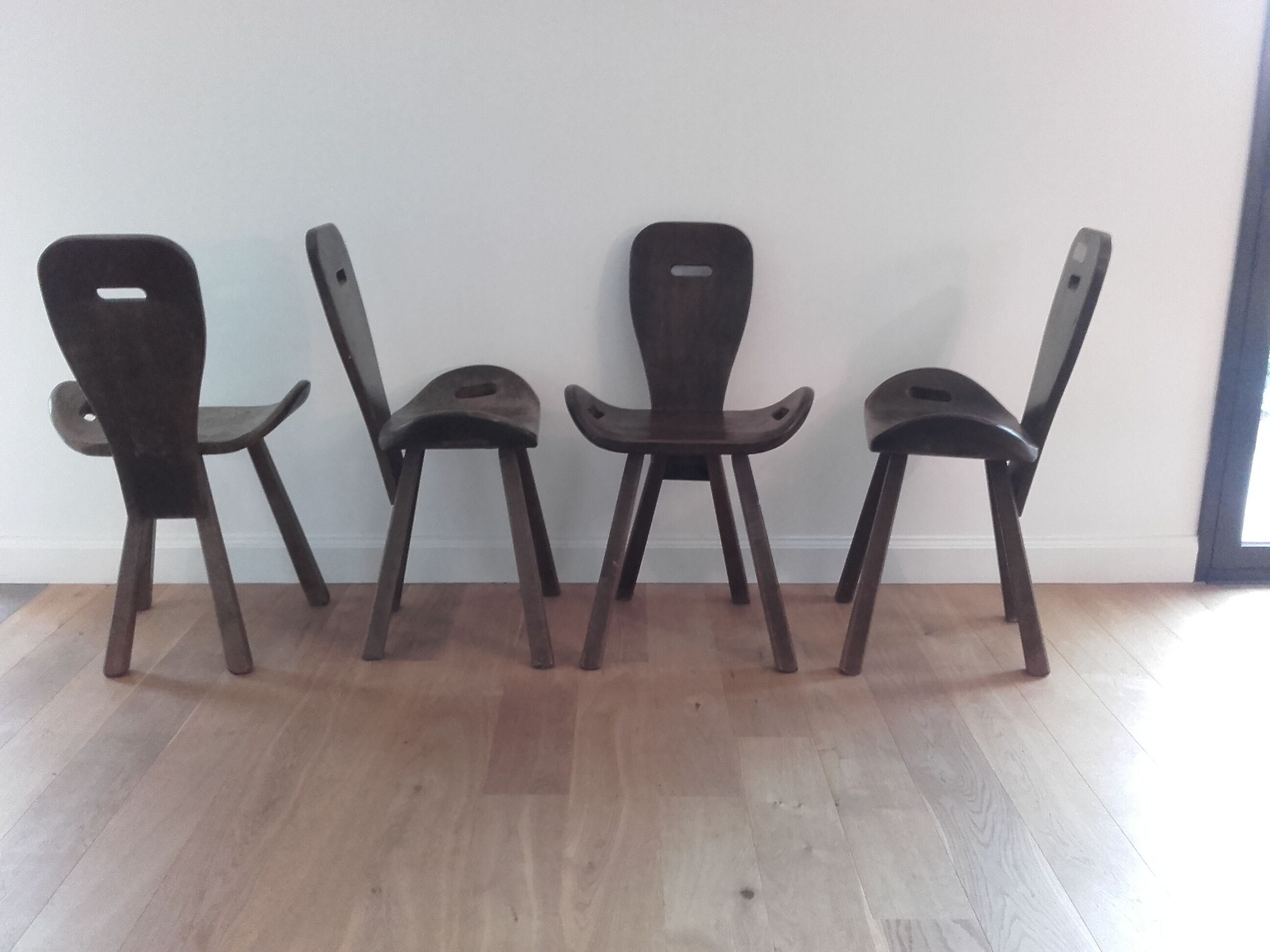Ensemble de 6 chaises brutaliste , primitive , campagne