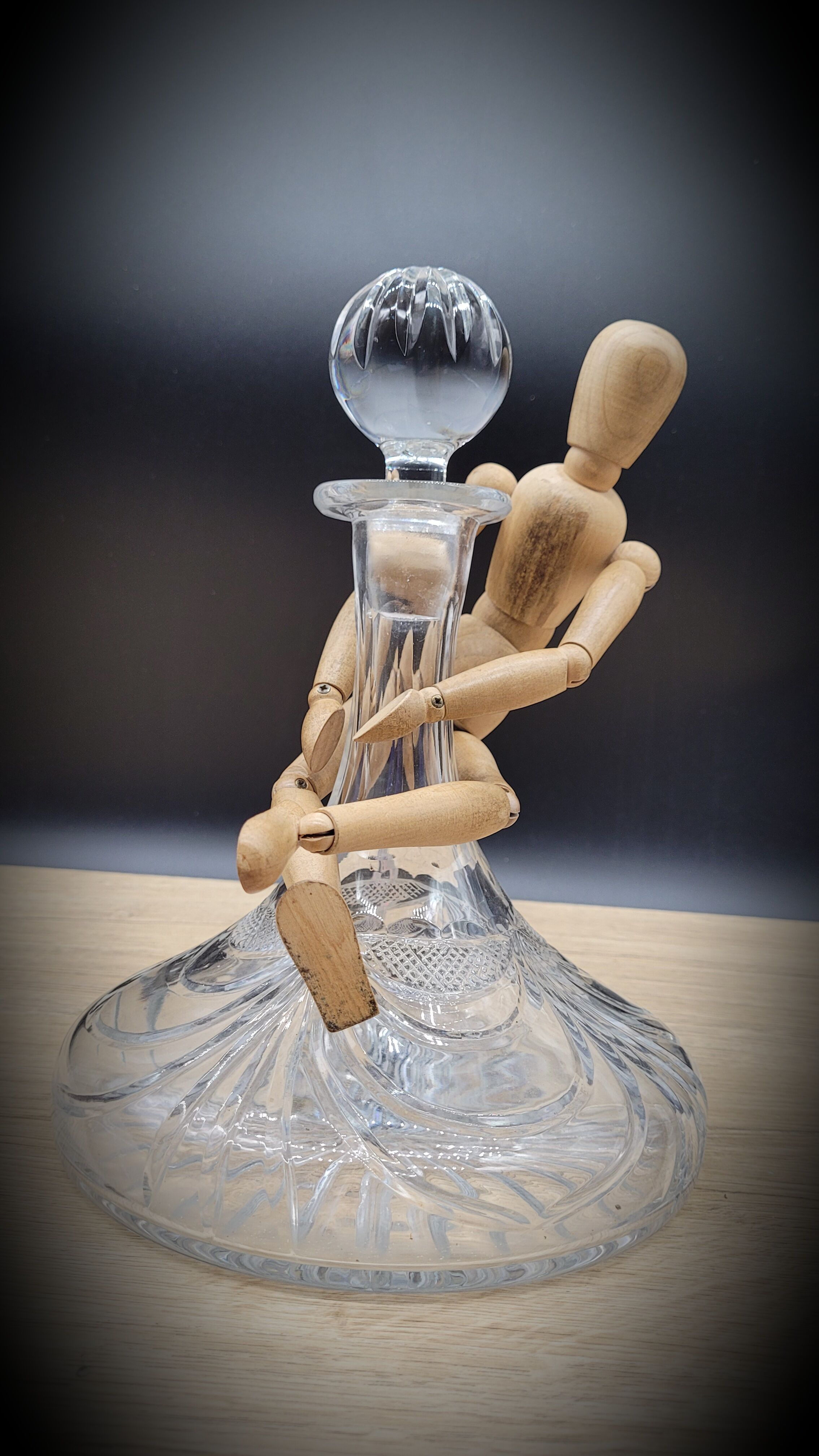 Chiseled crystal decanter