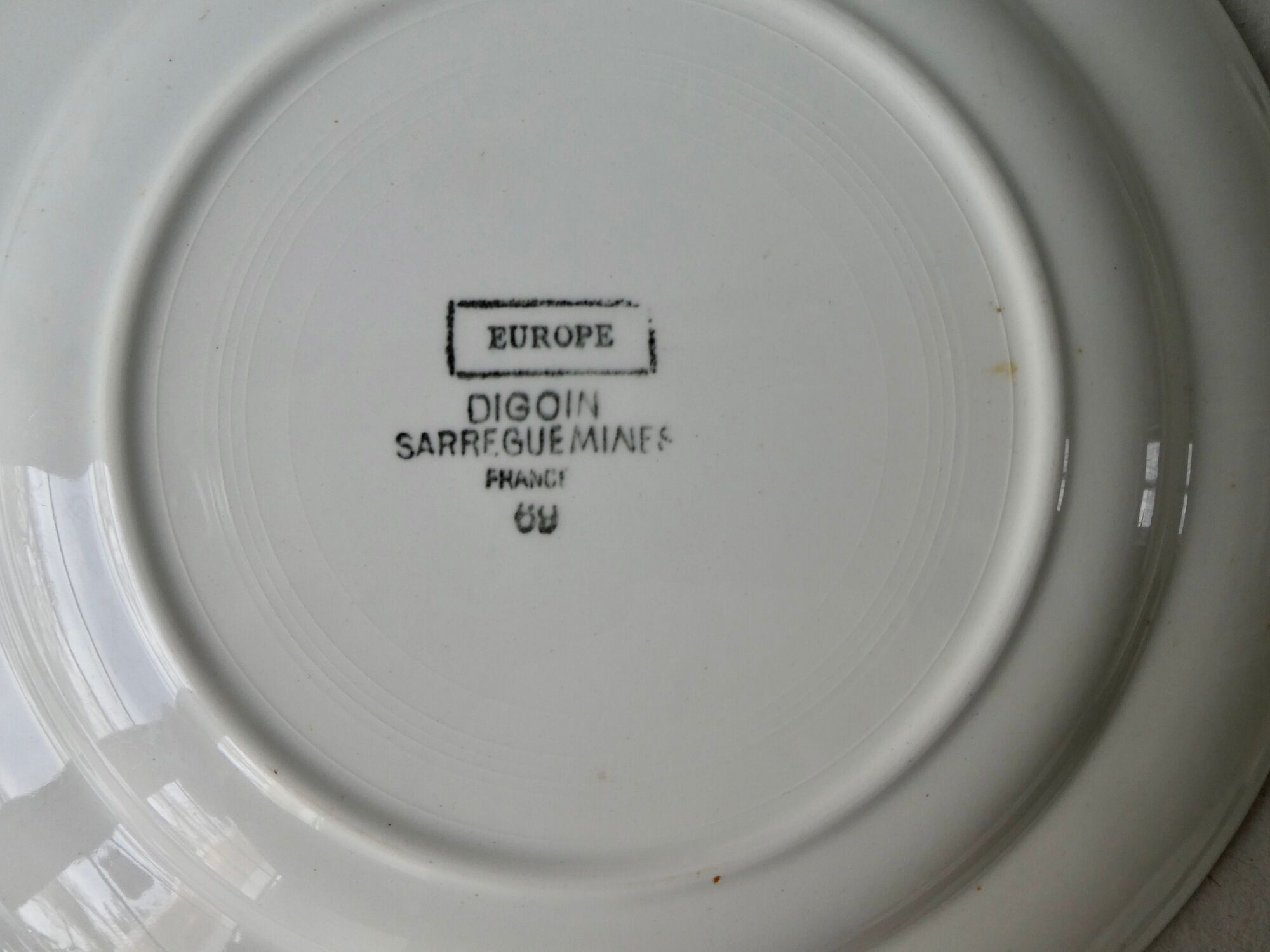 6 flat plates Digoin Sarreguemines France, décor Europe, years 30-40