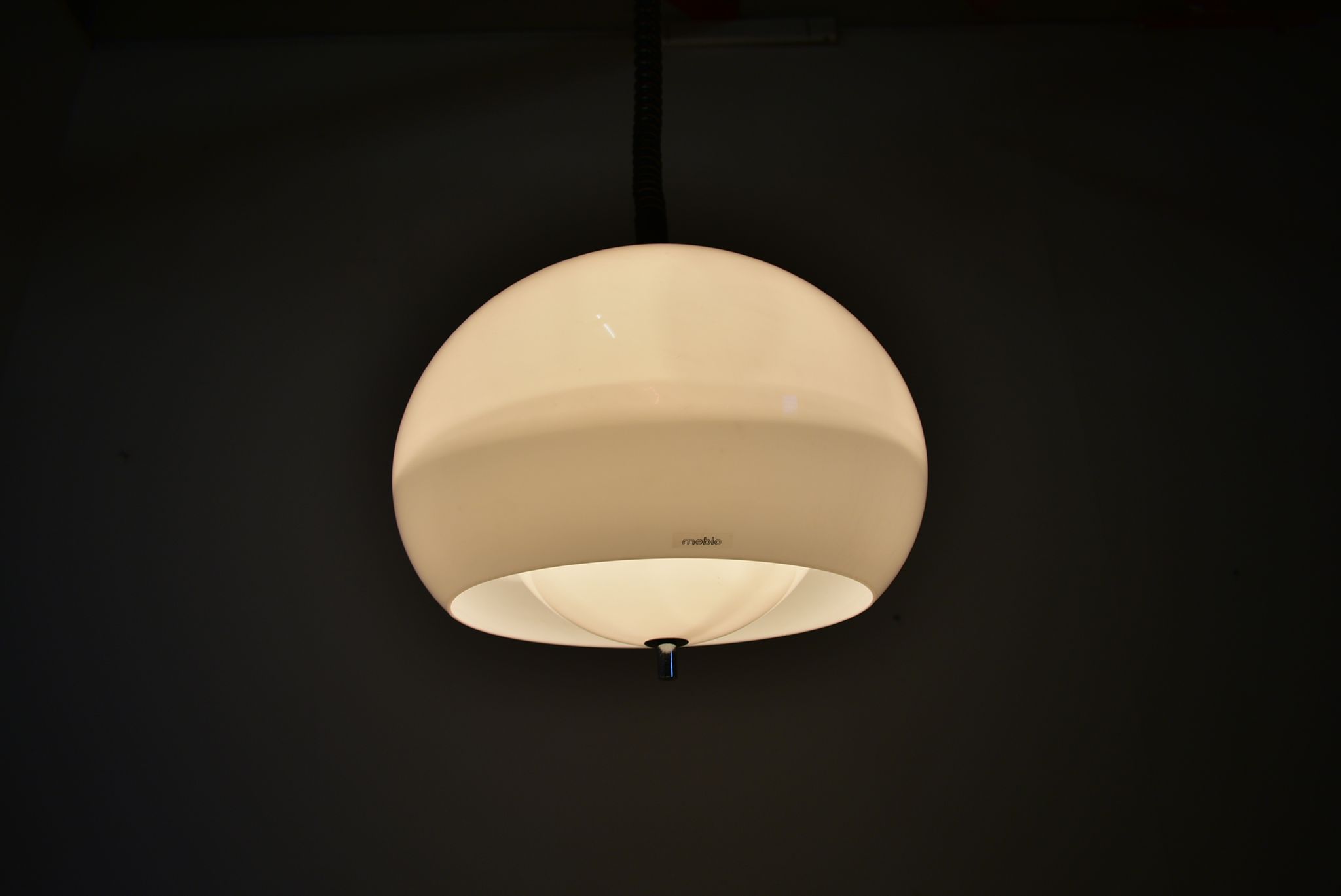 Suspension Meblo du milieu du siècle, Design Harvey Guzzini, Italie, années 1970