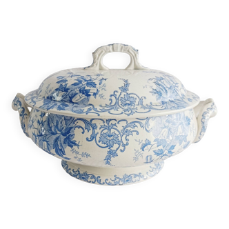 Small iron earth tureen Saint Amand and Hamage, Bellflower