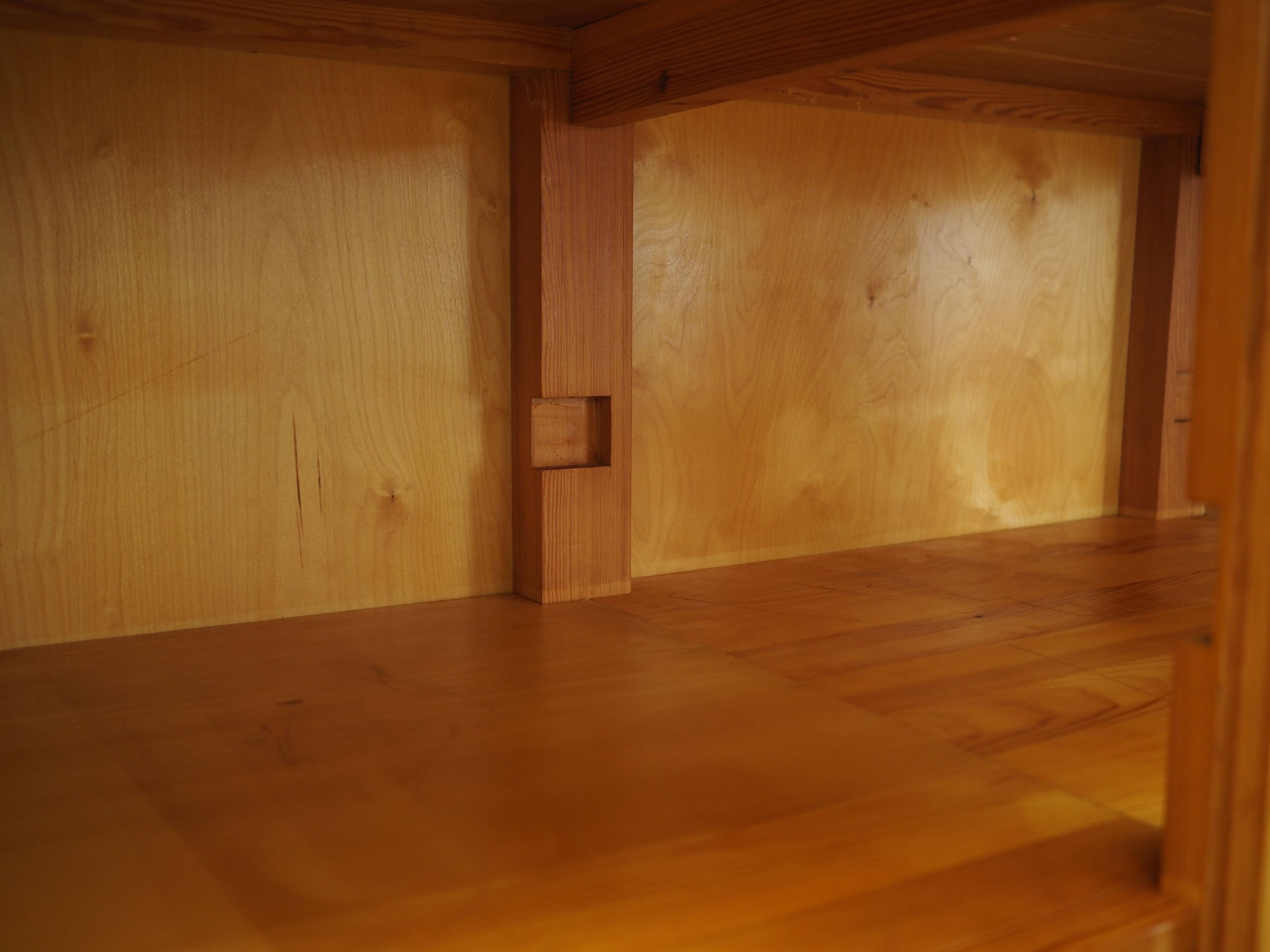 Pine showcase, Danish design, 1980s, production: Denmark