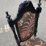 Chaise noir fleurie