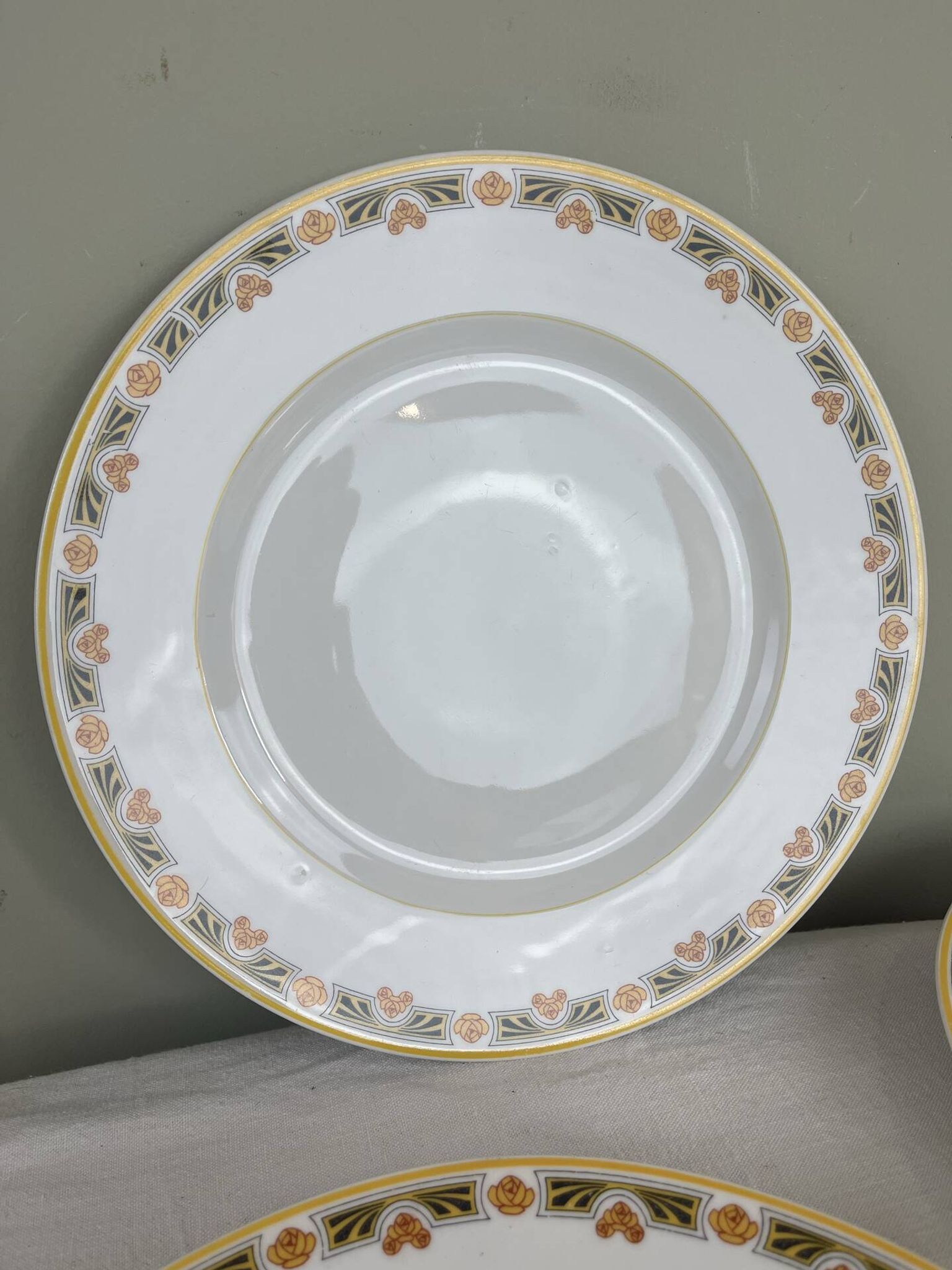 4 Art Deco dinner plates