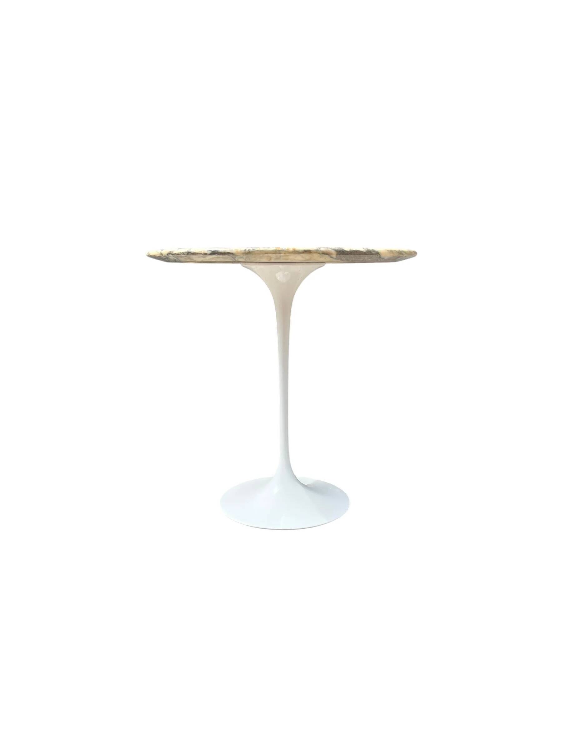 Tulip marble side table by Eero Saarinen for Knoll