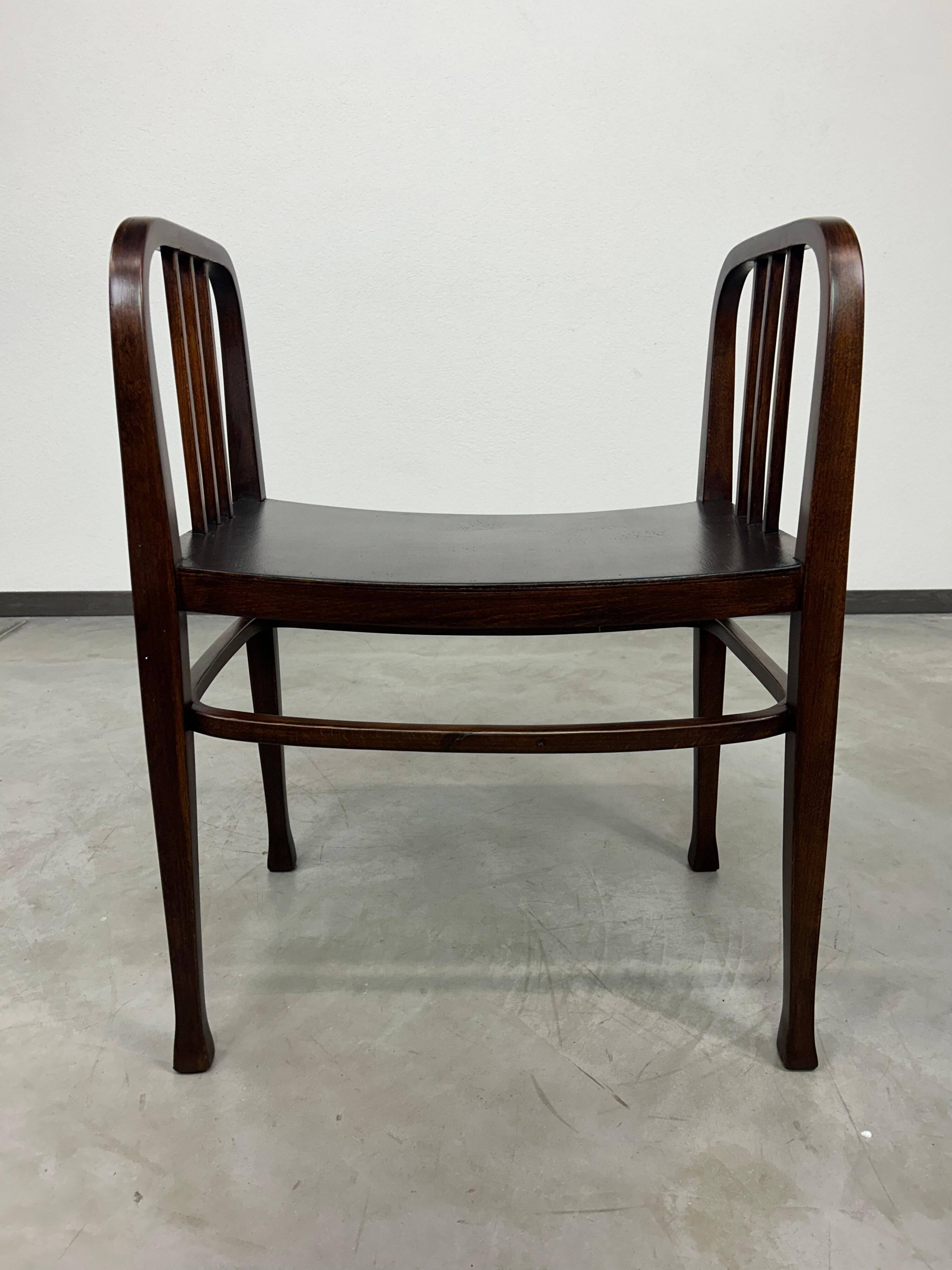 Sofa Jugendstil no. 6611 attributed to Otto Wagner for Thonet