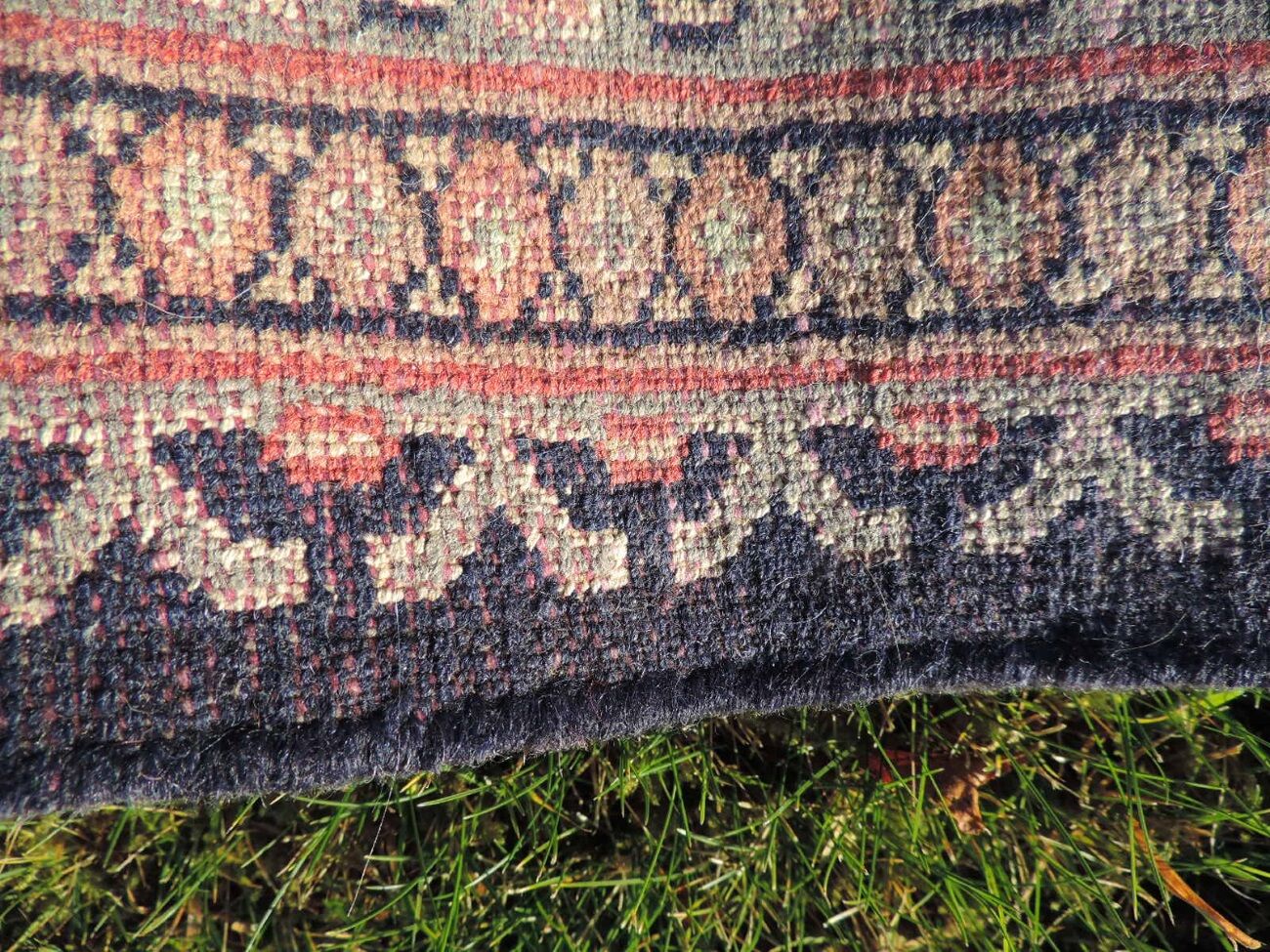 Oriental wool rug 140x238cm