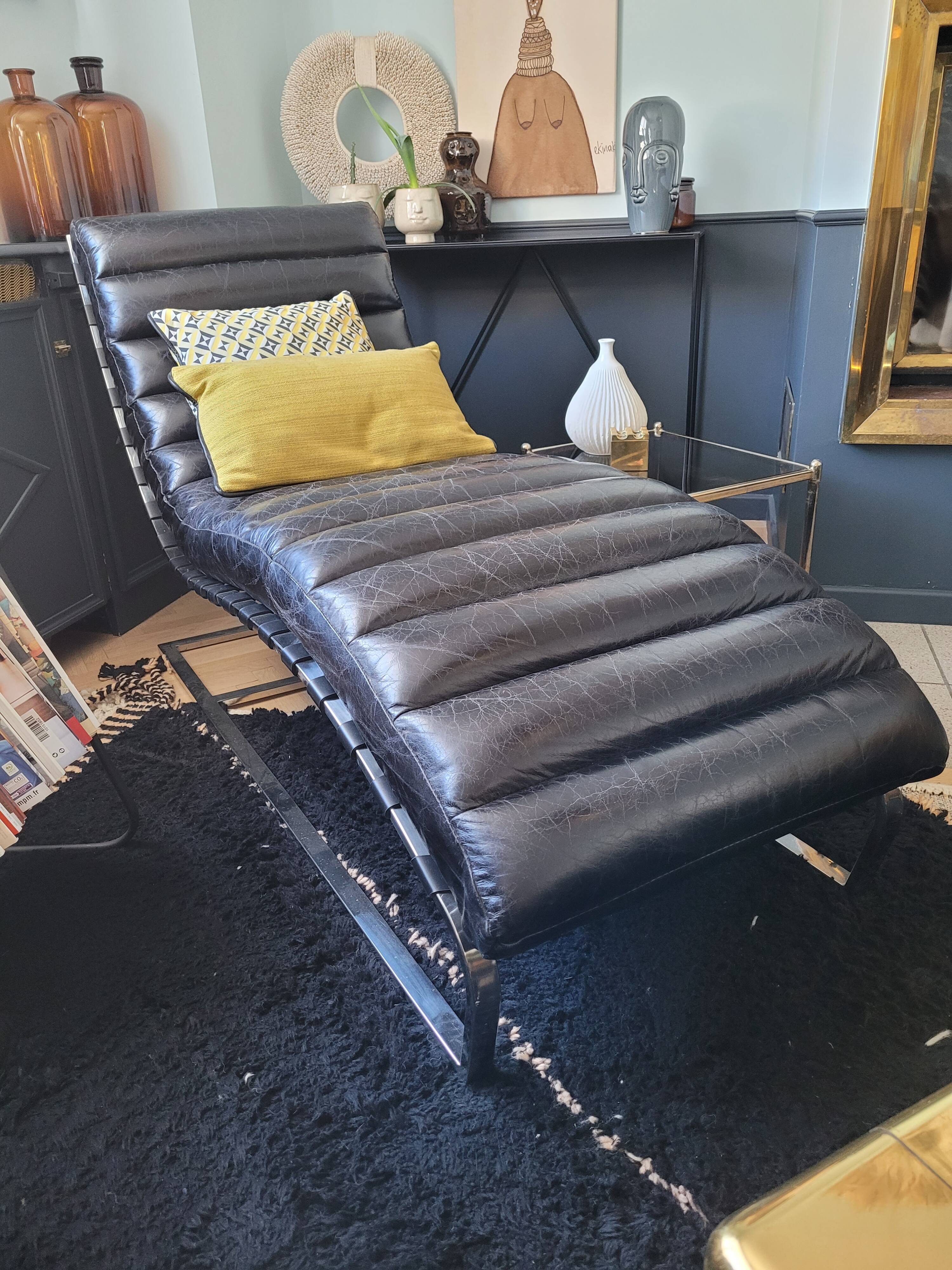 Black leather chaise longue divan