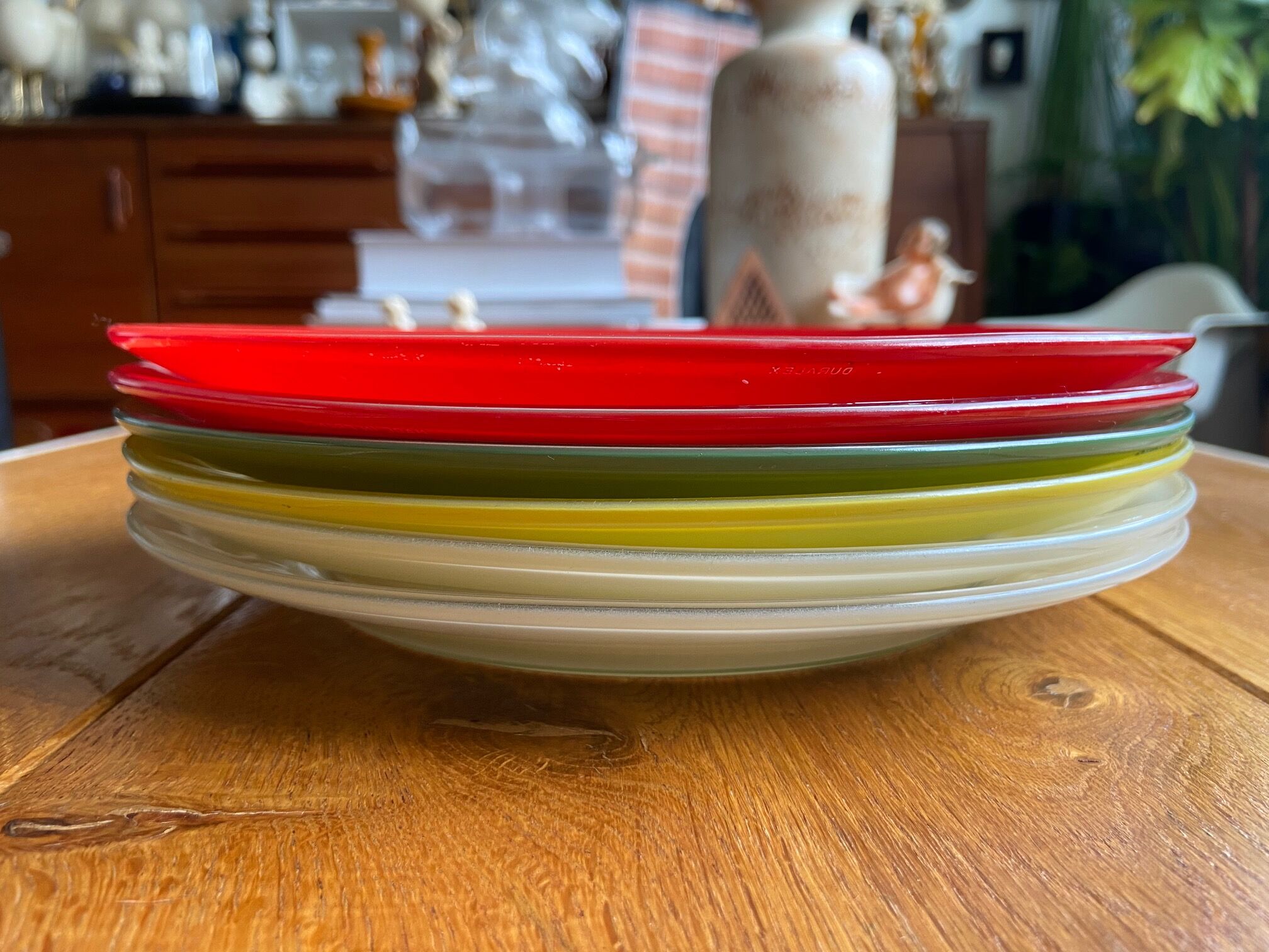 Set of 6 colored glass plates