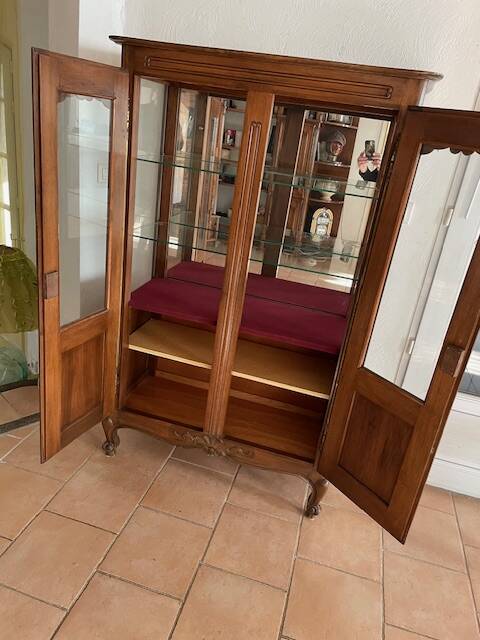 Display cabinet in walnut, glass & mirror, Louis XV style