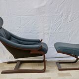 Fauteuil en cuir bleu  Kroken avec repose-pieds designe Ake Fribytter pour Nelo Möbel, années 1970.
