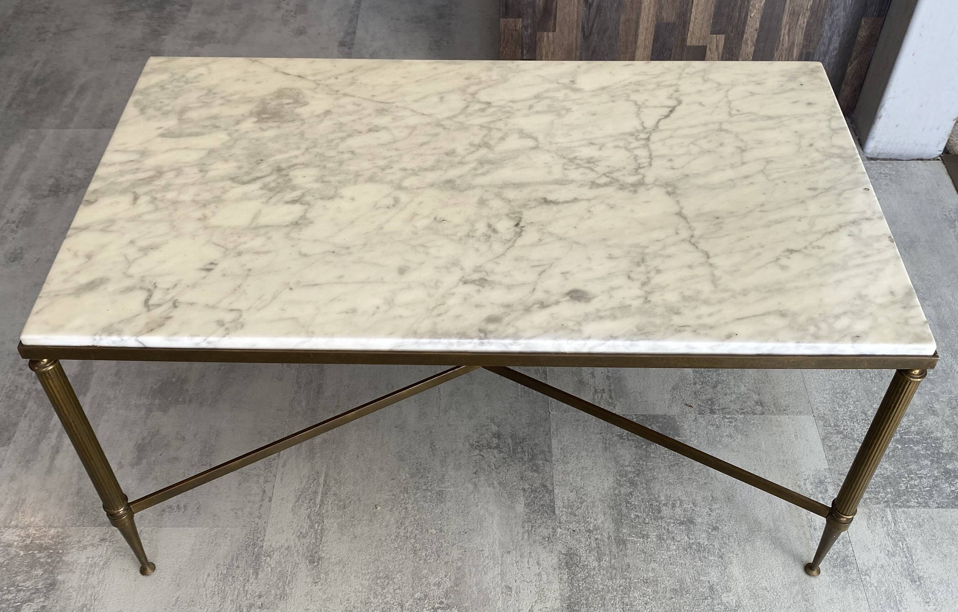 Table basse marbre blanc gris structure en métal laiton doré vintage 60s