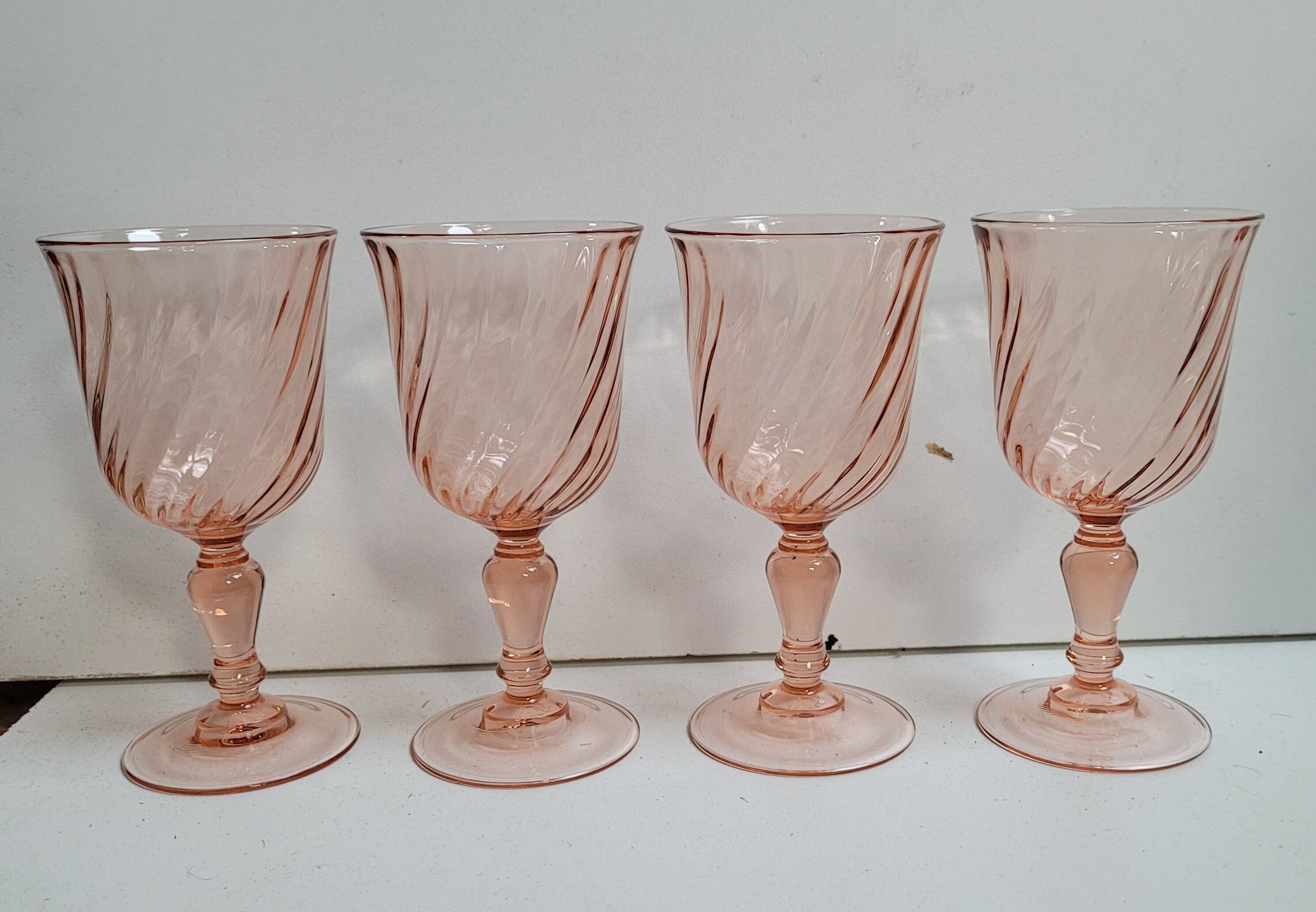 Set 4 verres à vin rose