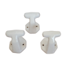 Trio de patères en porcelaine blanche