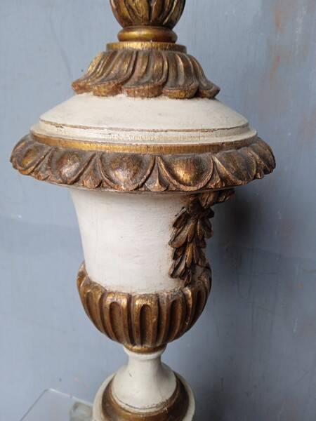 Medicis lamp carved polychrome wood ep 1940
